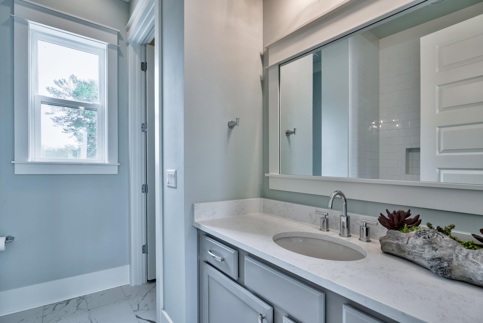 HIDDEN PALMS - Residential