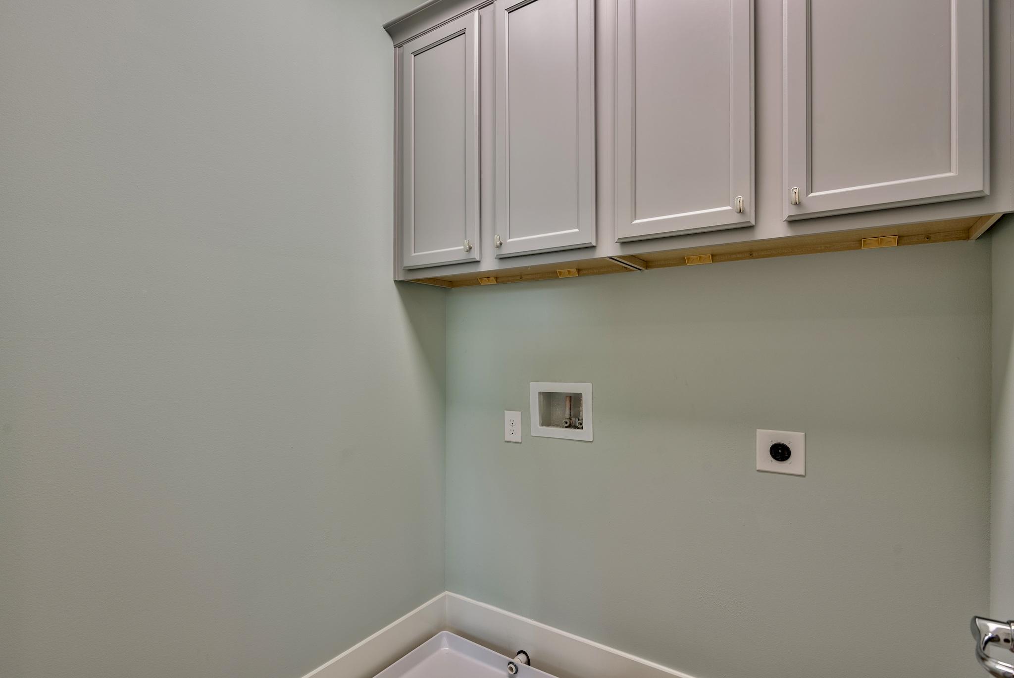 HIDDEN PALMS - Residential