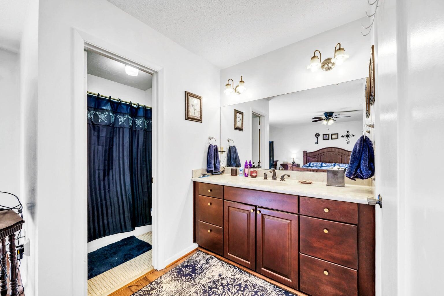 BAYOU POQUITO - Residential