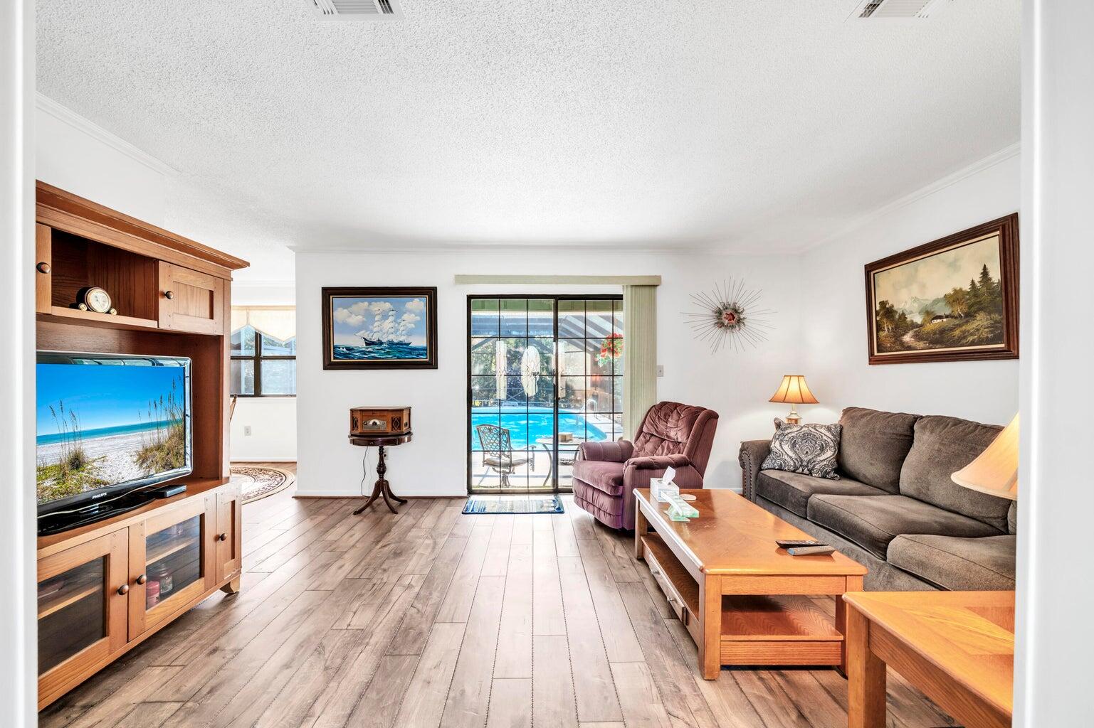 BAYOU POQUITO - Residential