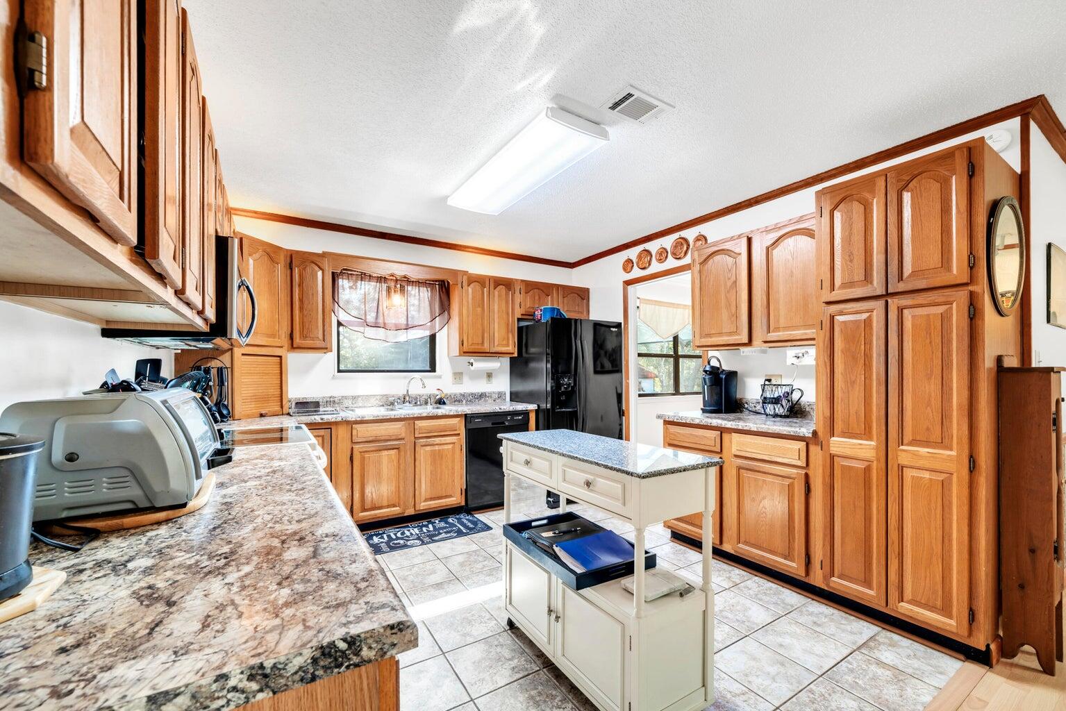 BAYOU POQUITO - Residential