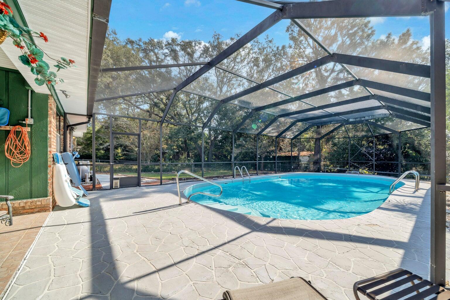 BAYOU POQUITO - Residential