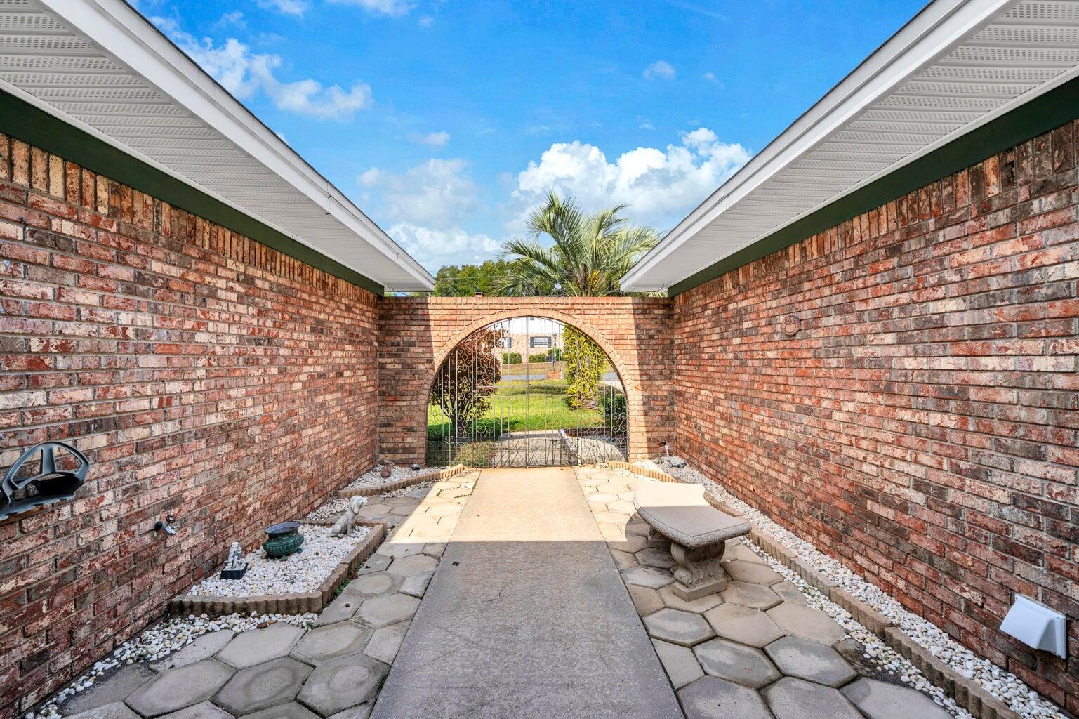 BAYOU POQUITO - Residential