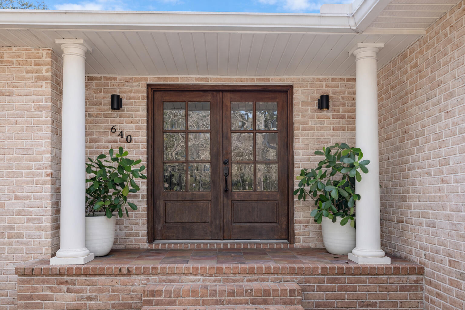 SUNSET STRIP - Residential