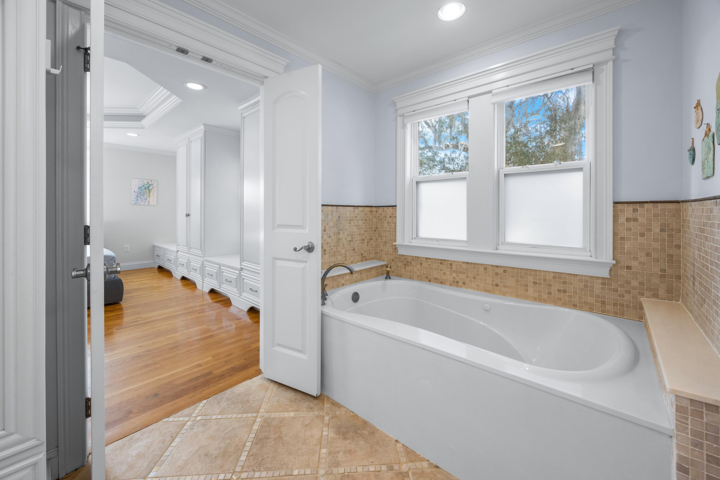 SUNSET STRIP - Residential