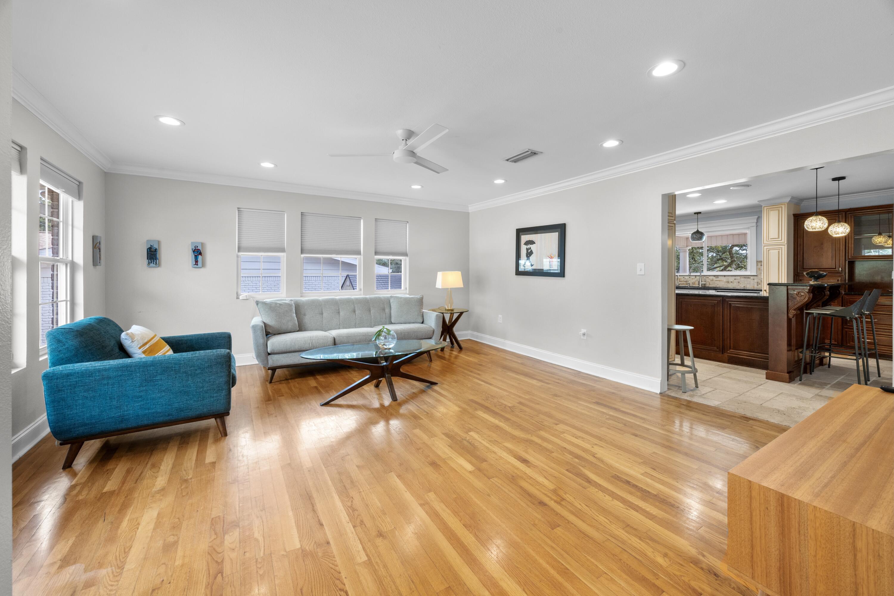 SUNSET STRIP - Residential