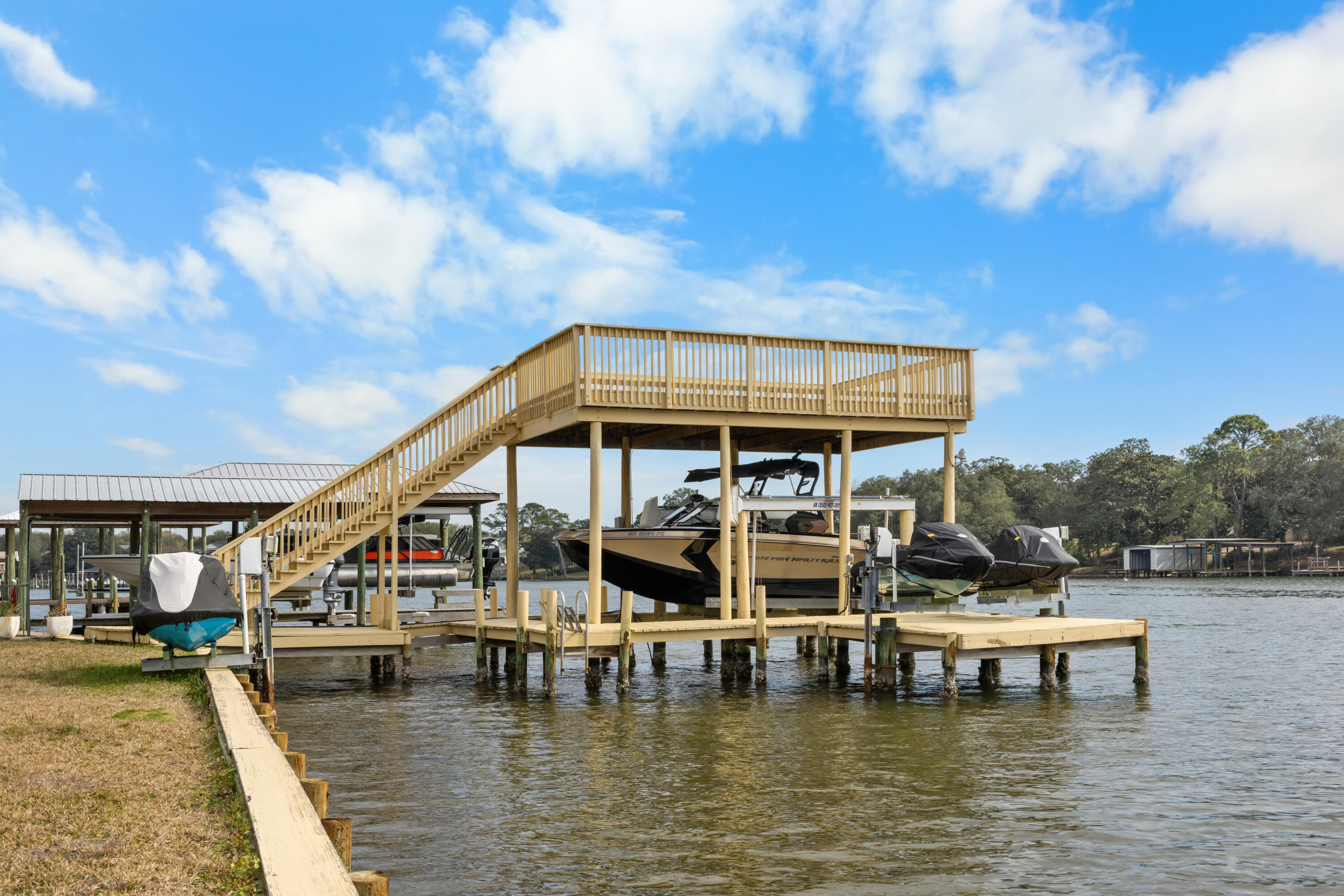 SUNSET STRIP - Residential