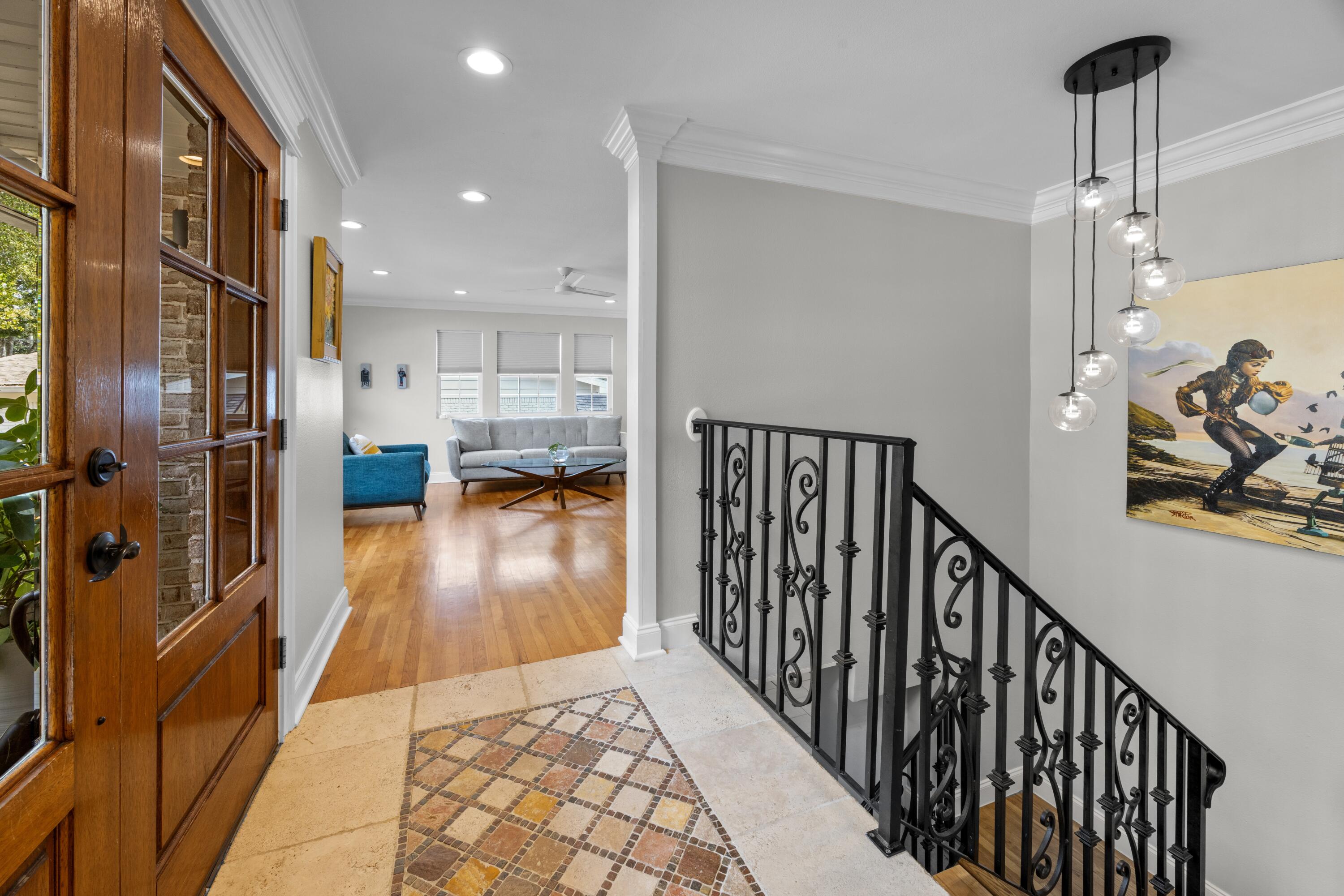 SUNSET STRIP - Residential