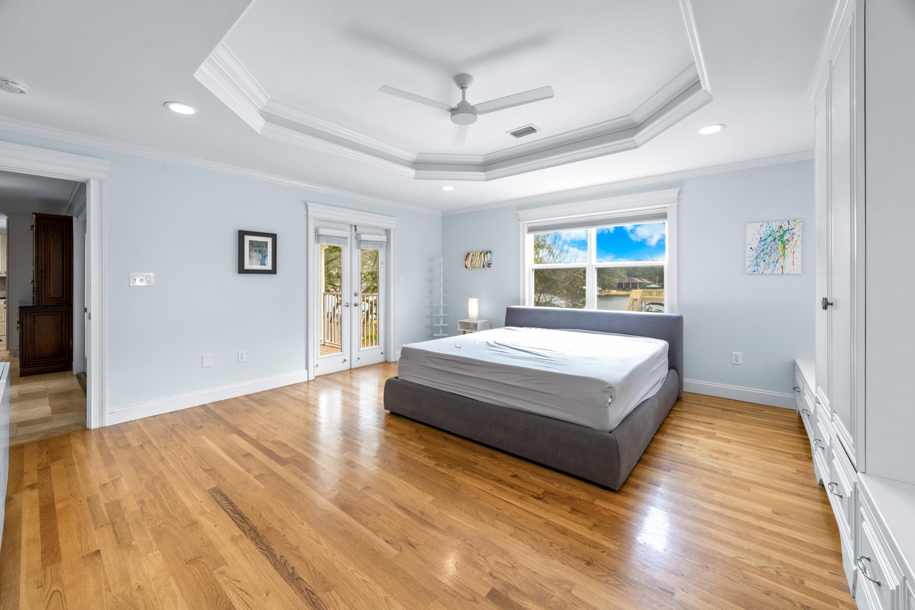 SUNSET STRIP - Residential