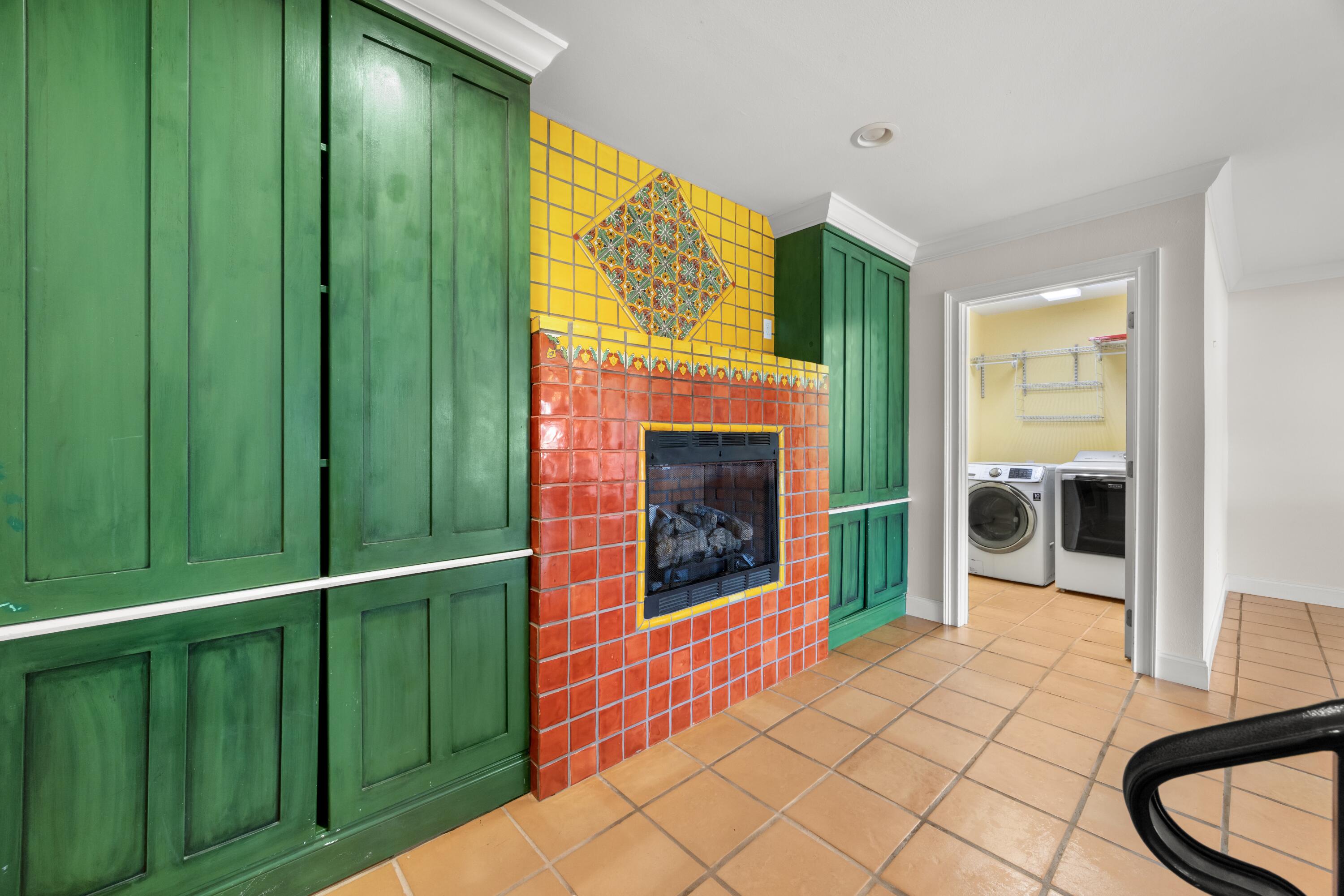 SUNSET STRIP - Residential