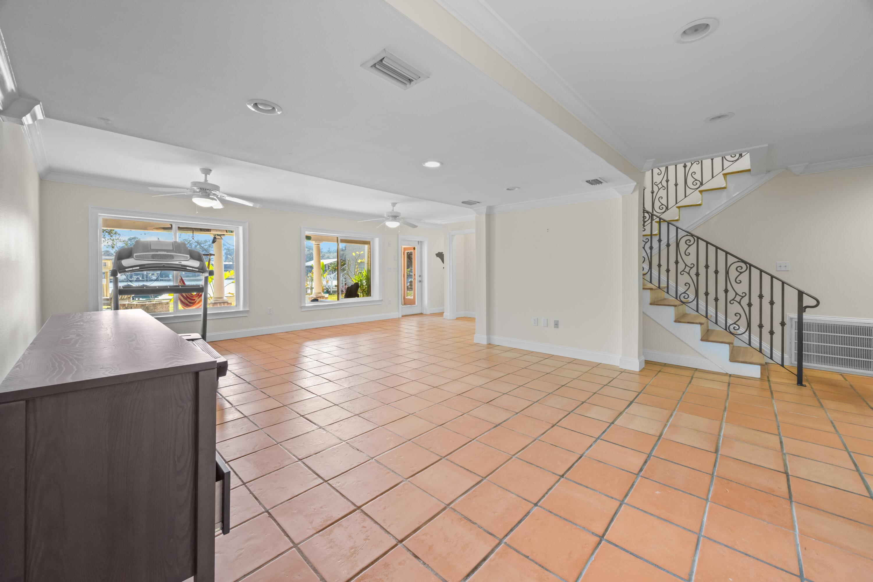 SUNSET STRIP - Residential