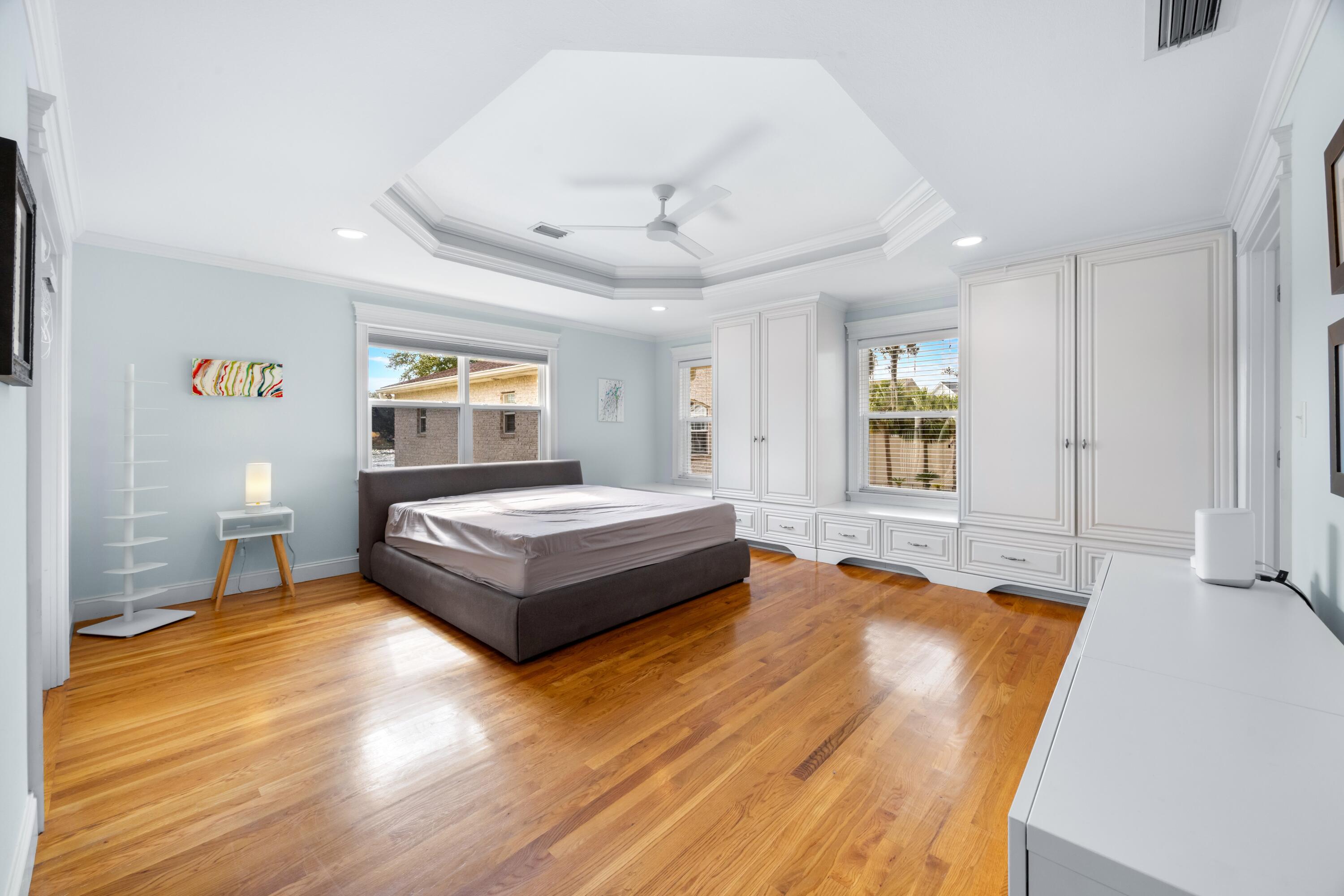 SUNSET STRIP - Residential