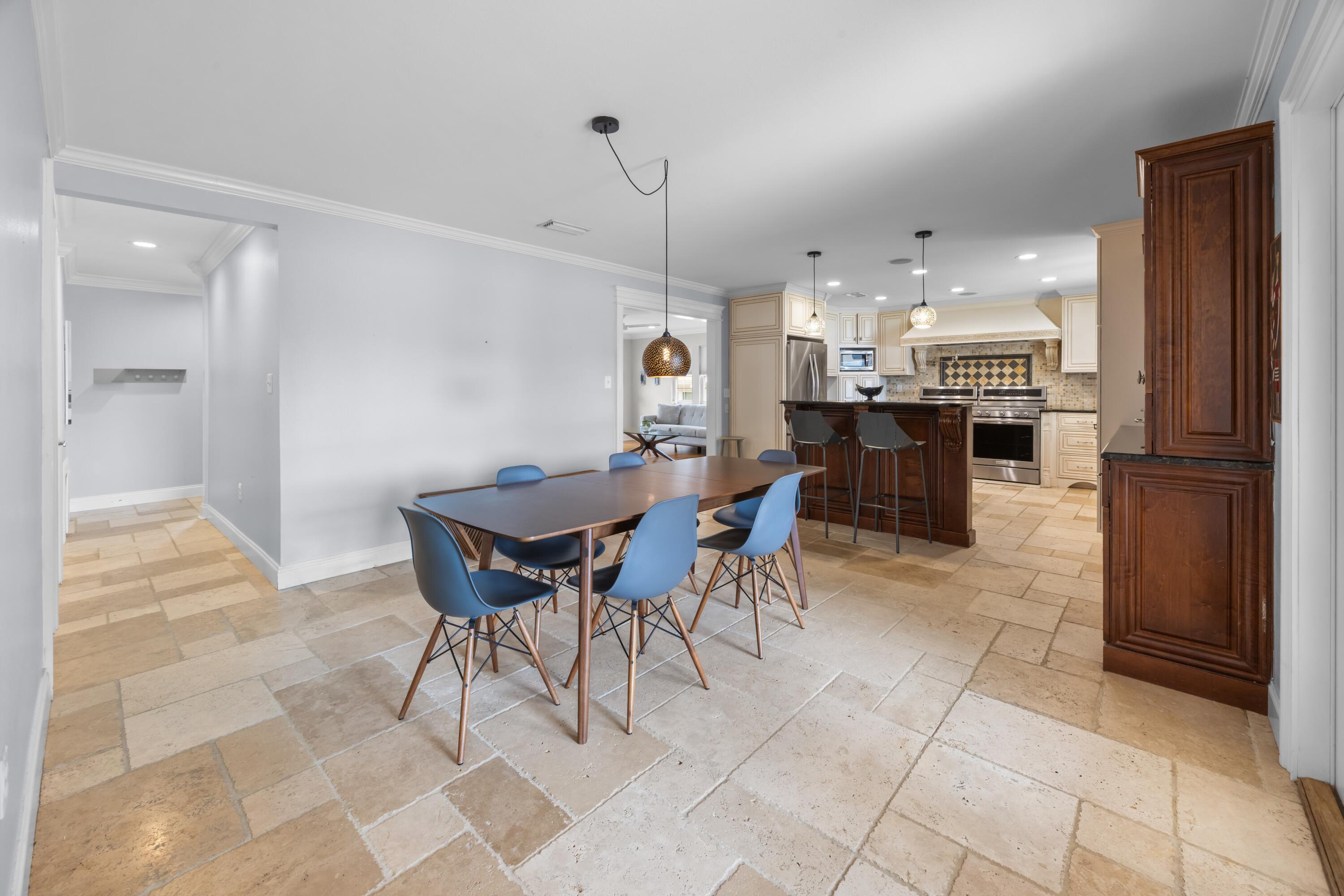 SUNSET STRIP - Residential