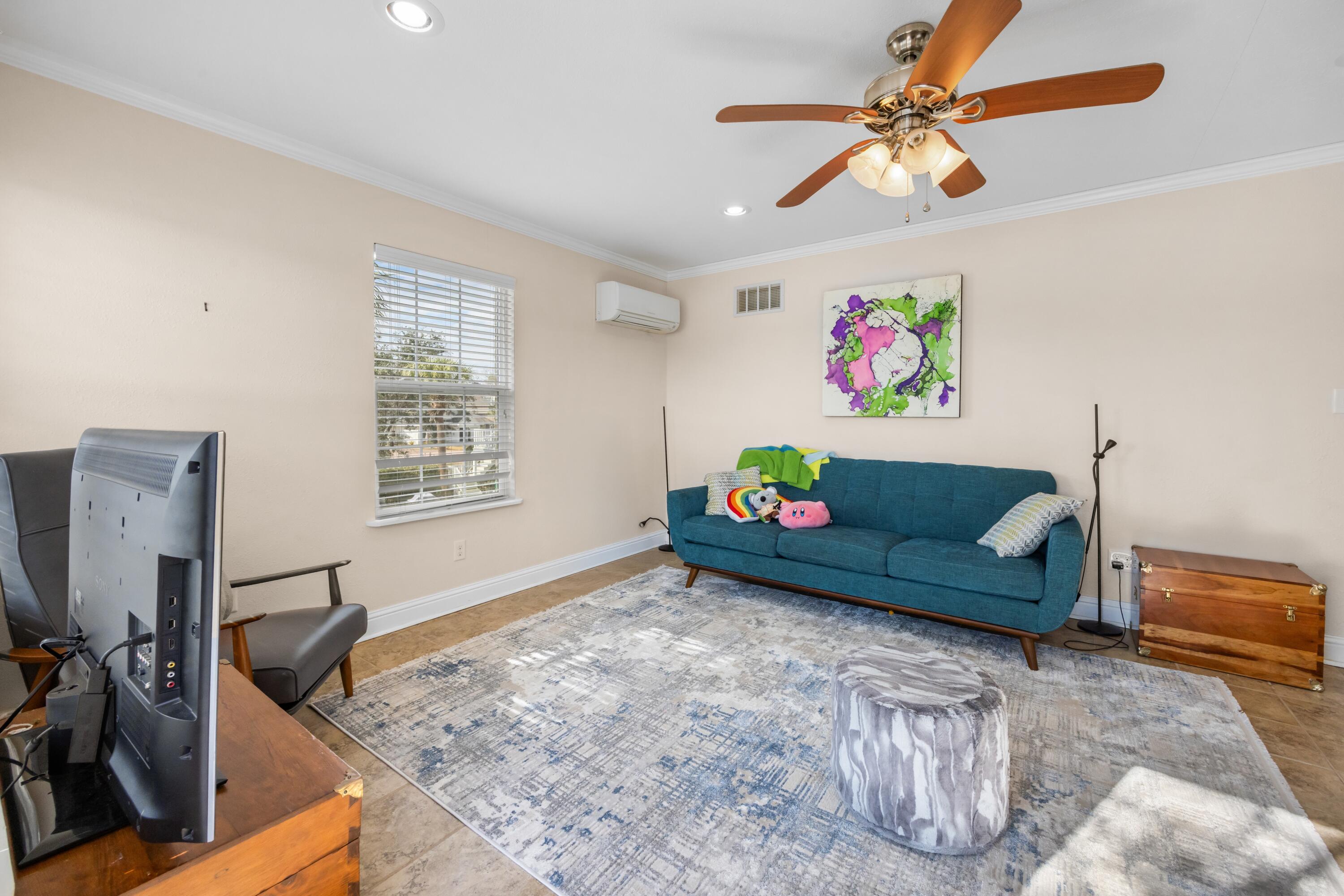 SUNSET STRIP - Residential