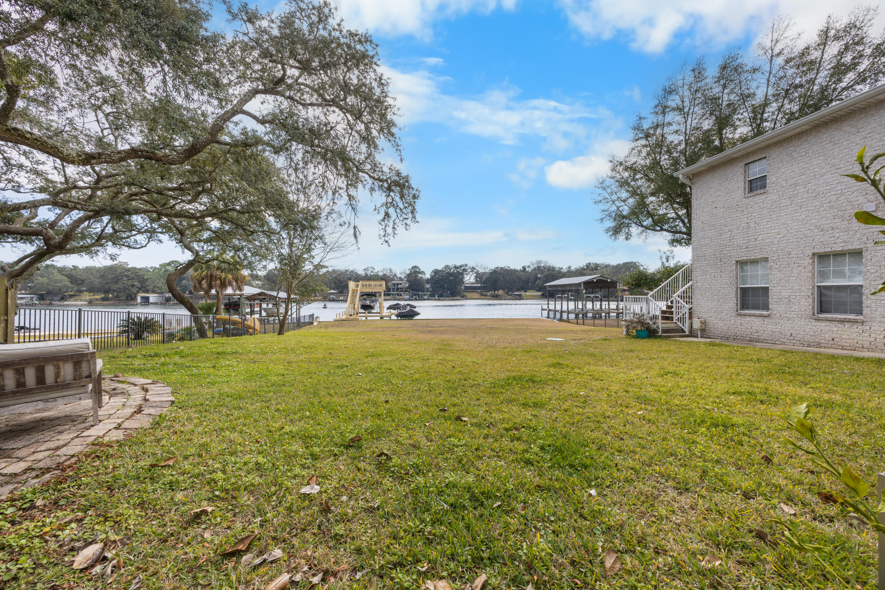 SUNSET STRIP - Residential