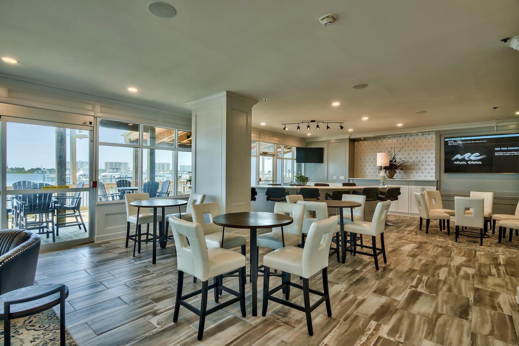 DESTIN YACHT CLUB - Residential