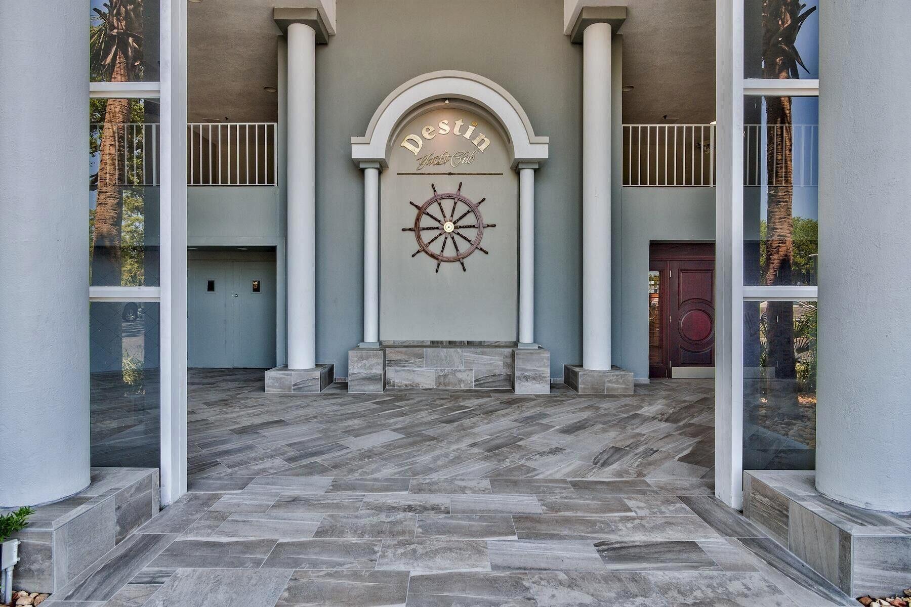 DESTIN YACHT CLUB - Residential