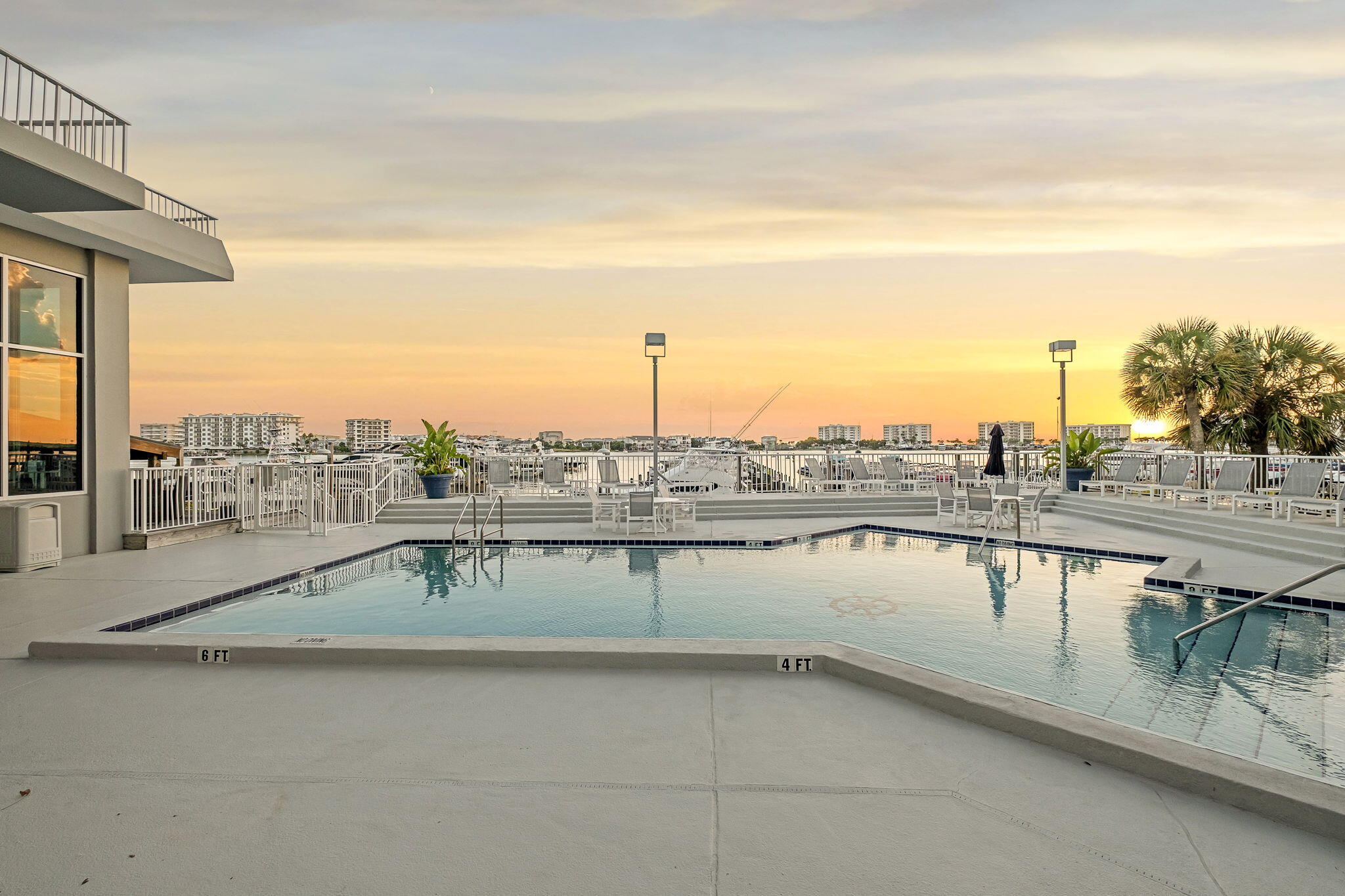 DESTIN YACHT CLUB - Residential