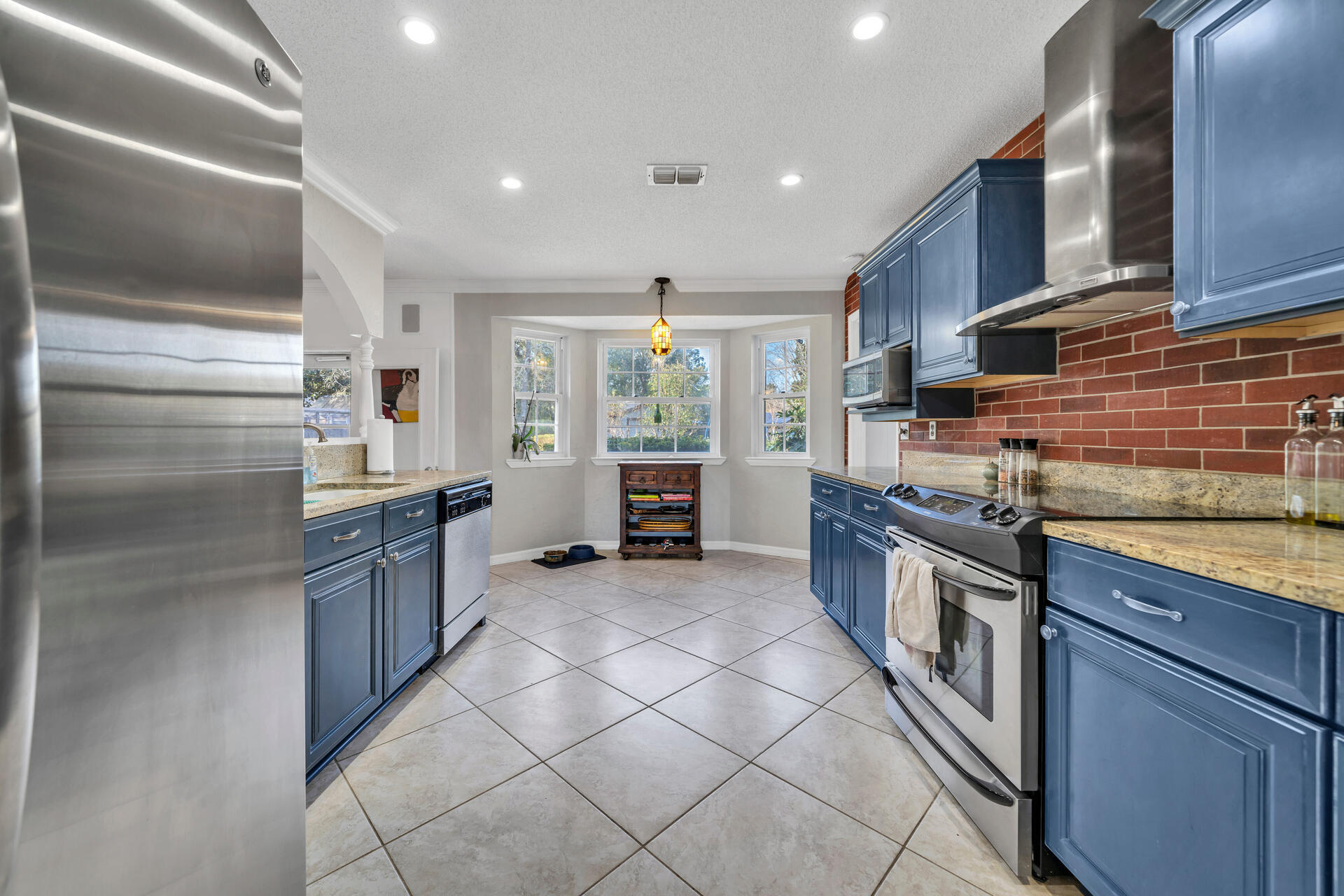 LAKE LORRAINE ESTATES - Residential