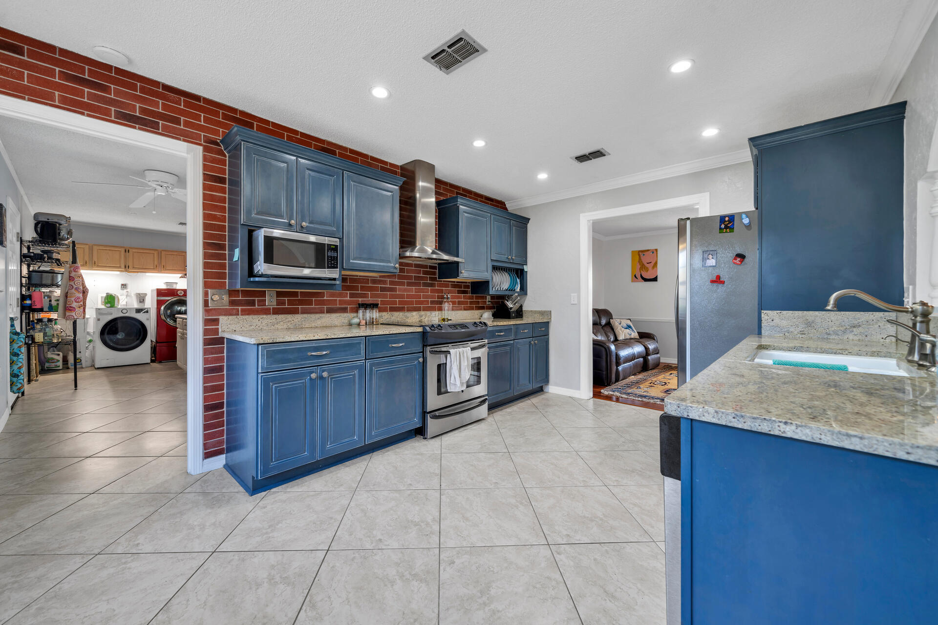 LAKE LORRAINE ESTATES - Residential