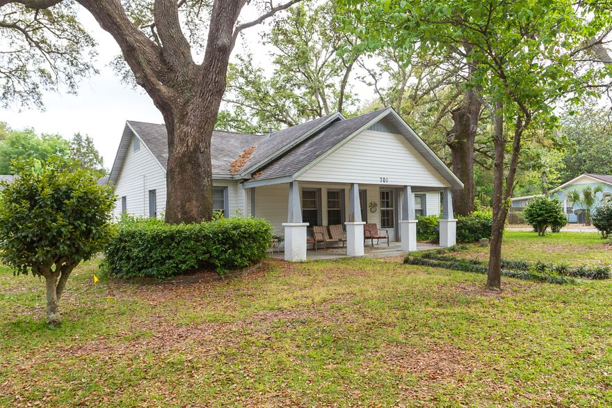 Charming 3 bedroom 1 bath home in a quiet neighborhood with mature landscaping. Perfect home for a family or great investment for rental income (was most recently receiving $900/month).
Nice corner lot with detached large garage.
