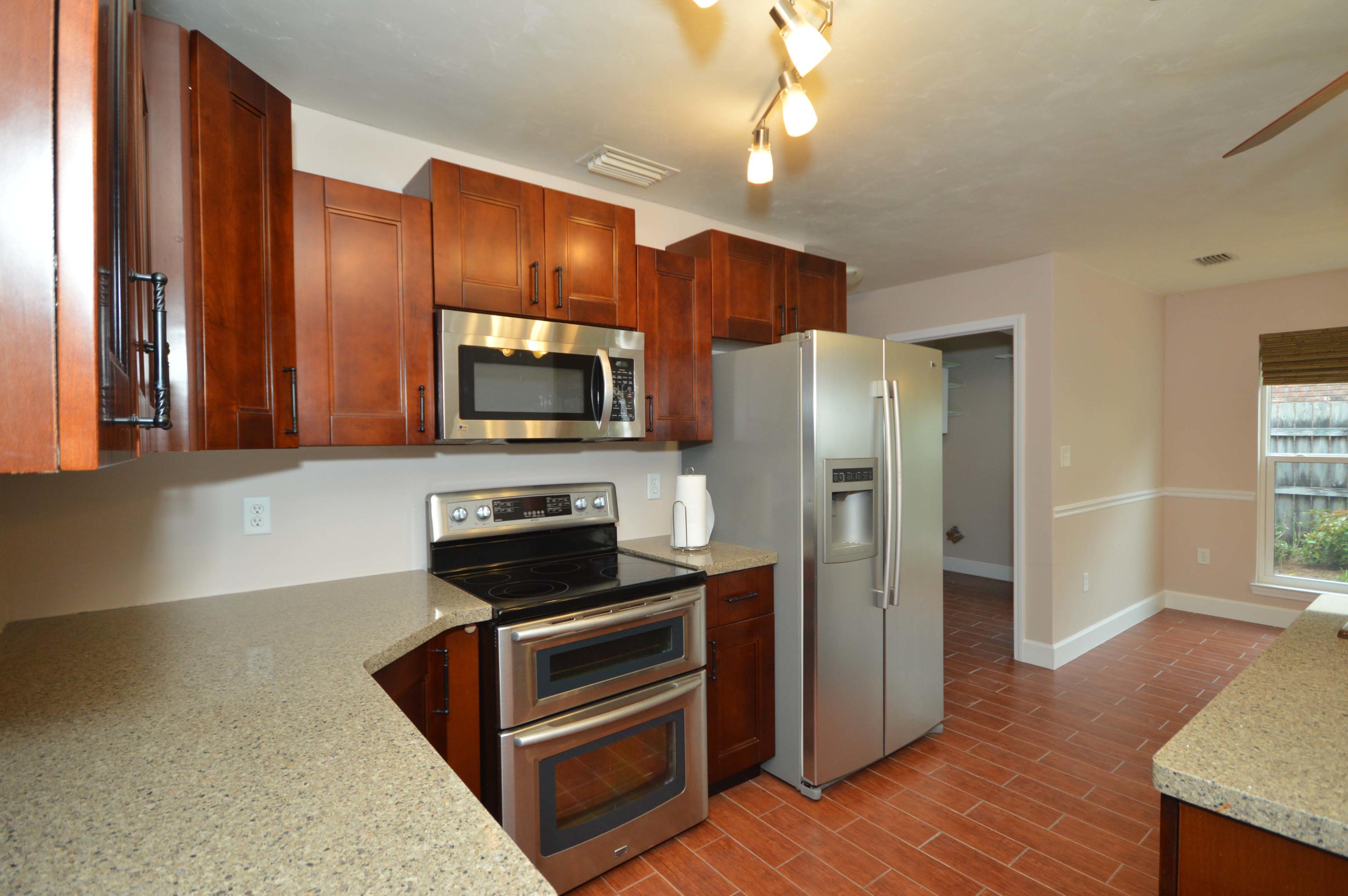 TIMBERLAKE EST 1ST - Residential