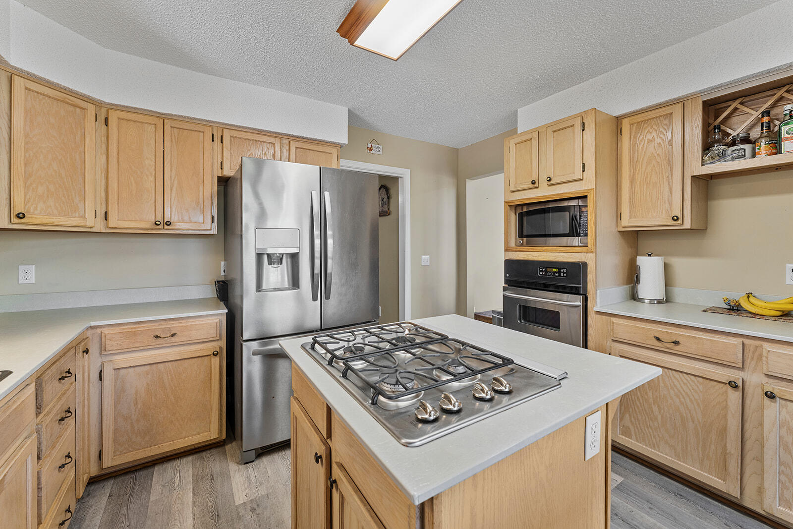 LAKEVIEW ESTATES - Residential