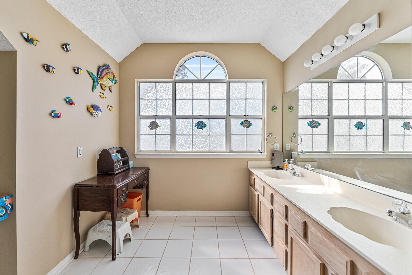 LAKEVIEW ESTATES - Residential