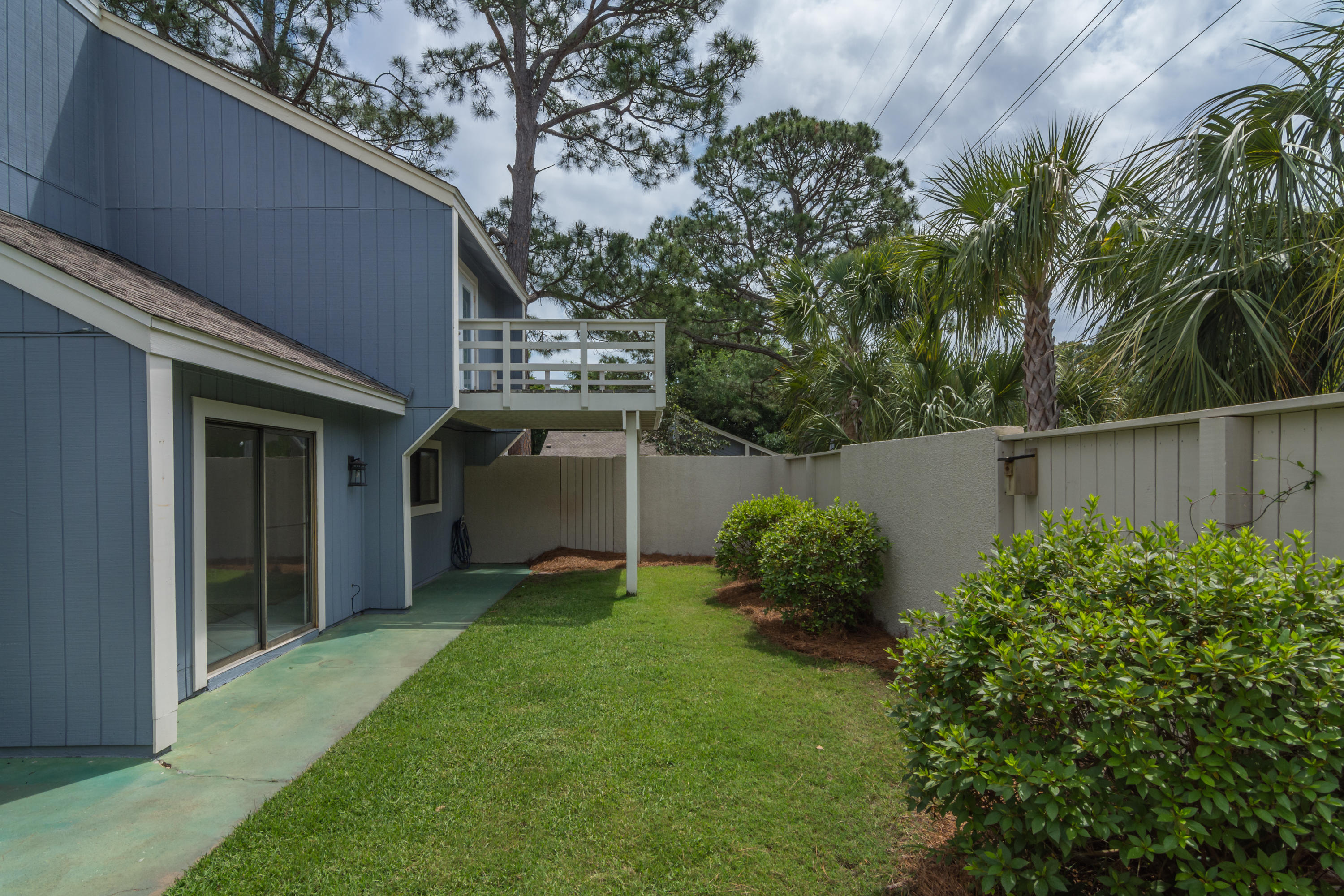 LINKSIDE VILLAGE UNIT 1 - Residential