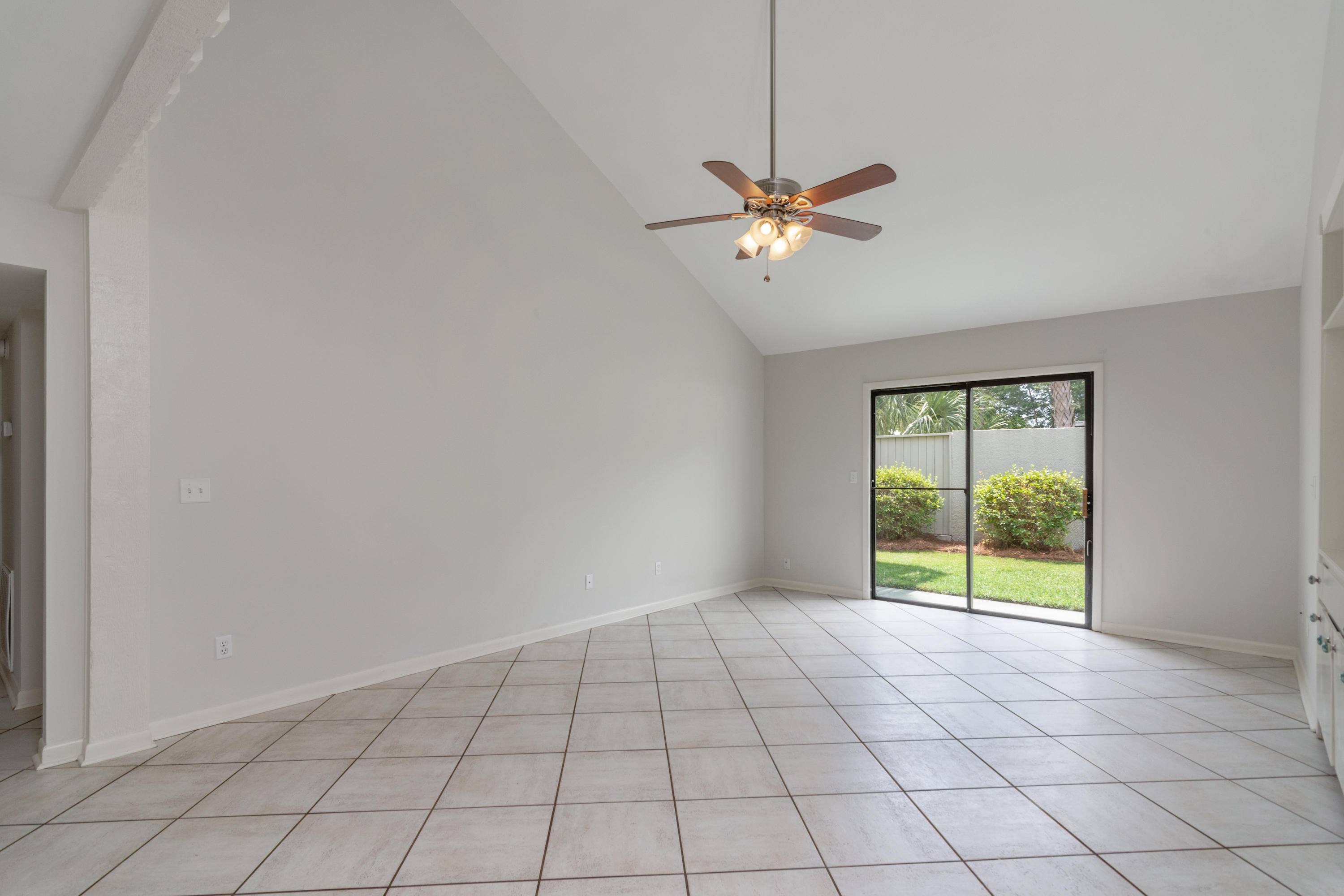 LINKSIDE VILLAGE UNIT 1 - Residential