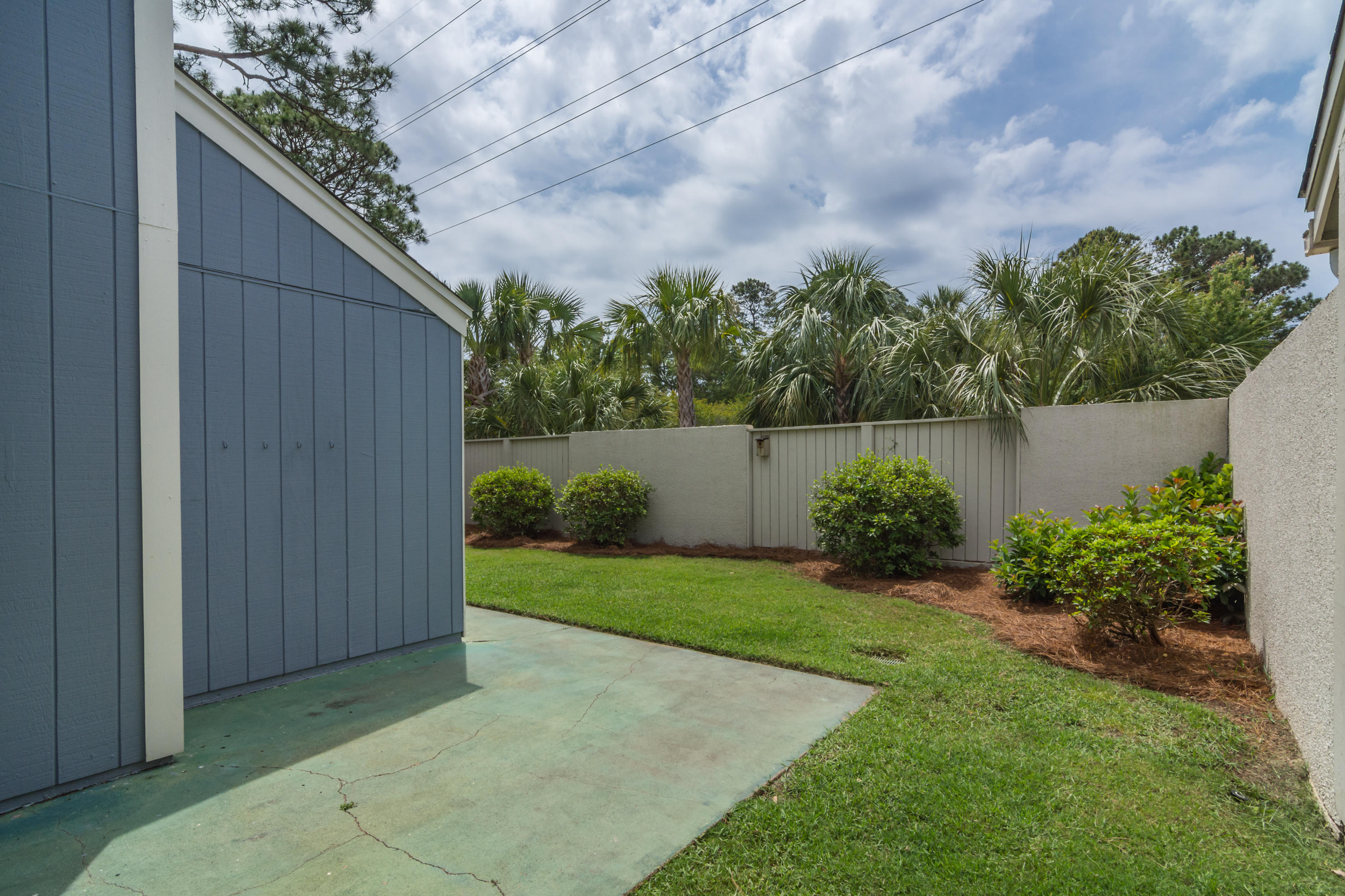 LINKSIDE VILLAGE UNIT 1 - Residential