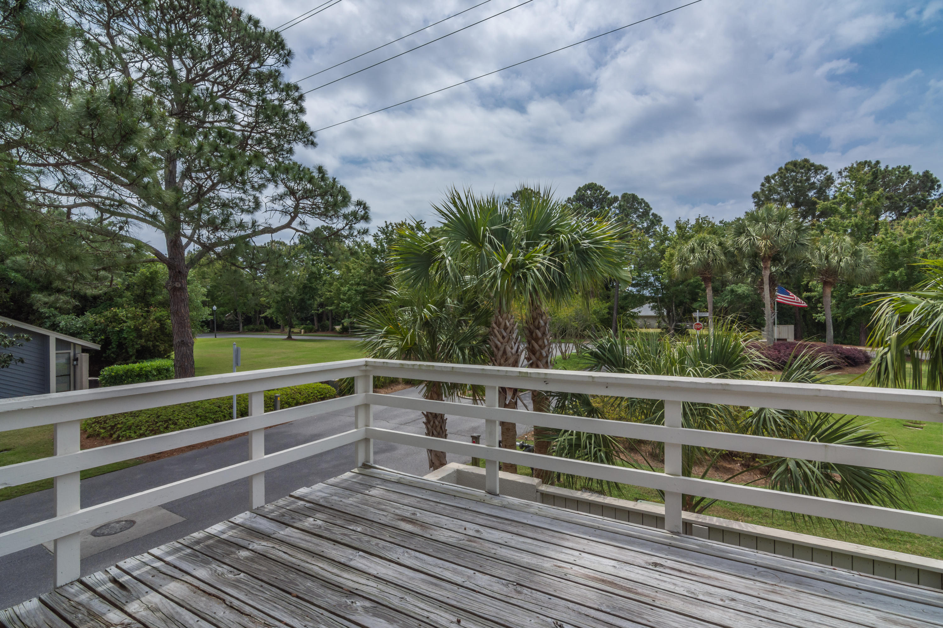 LINKSIDE VILLAGE UNIT 1 - Residential