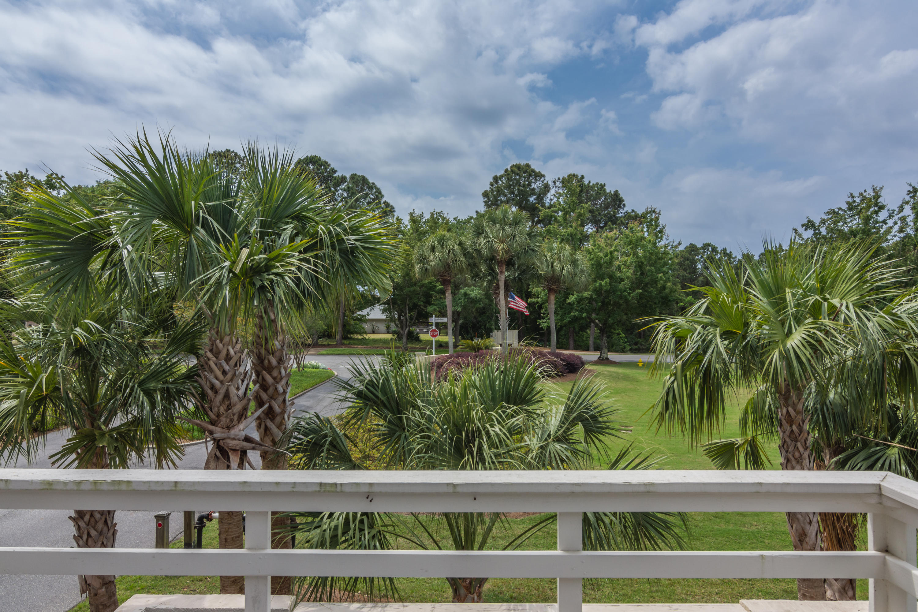 LINKSIDE VILLAGE UNIT 1 - Residential