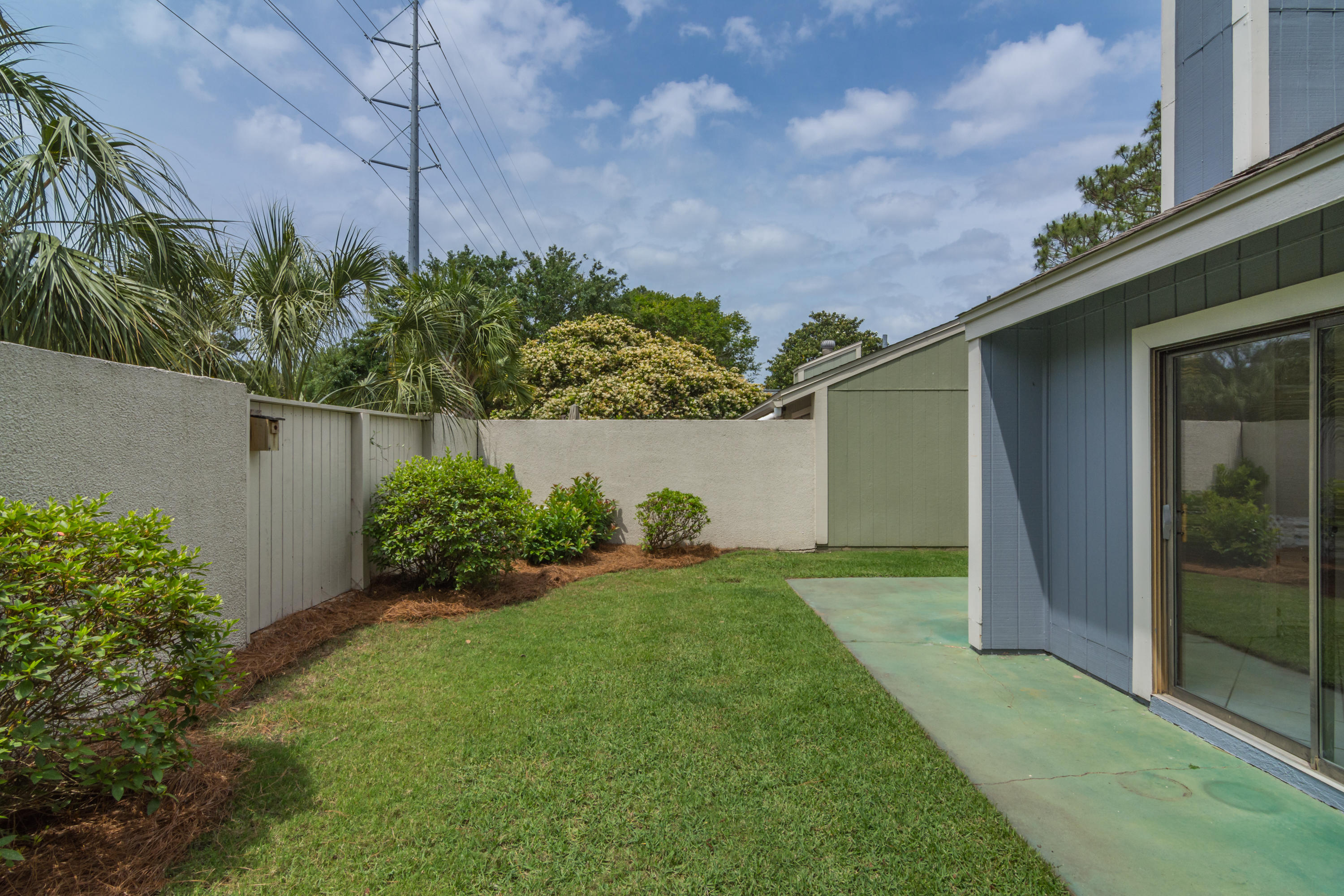 LINKSIDE VILLAGE UNIT 1 - Residential