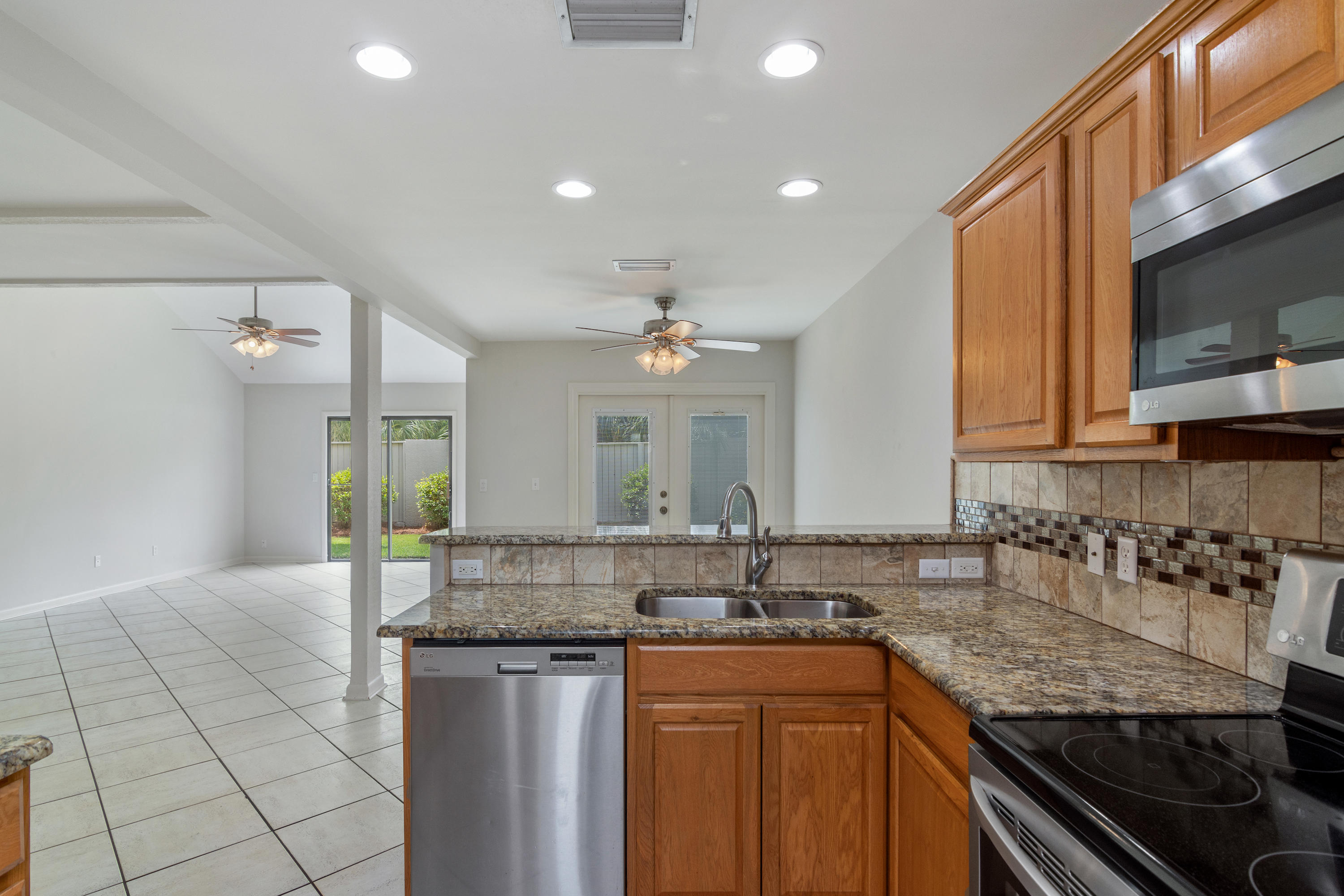 LINKSIDE VILLAGE UNIT 1 - Residential