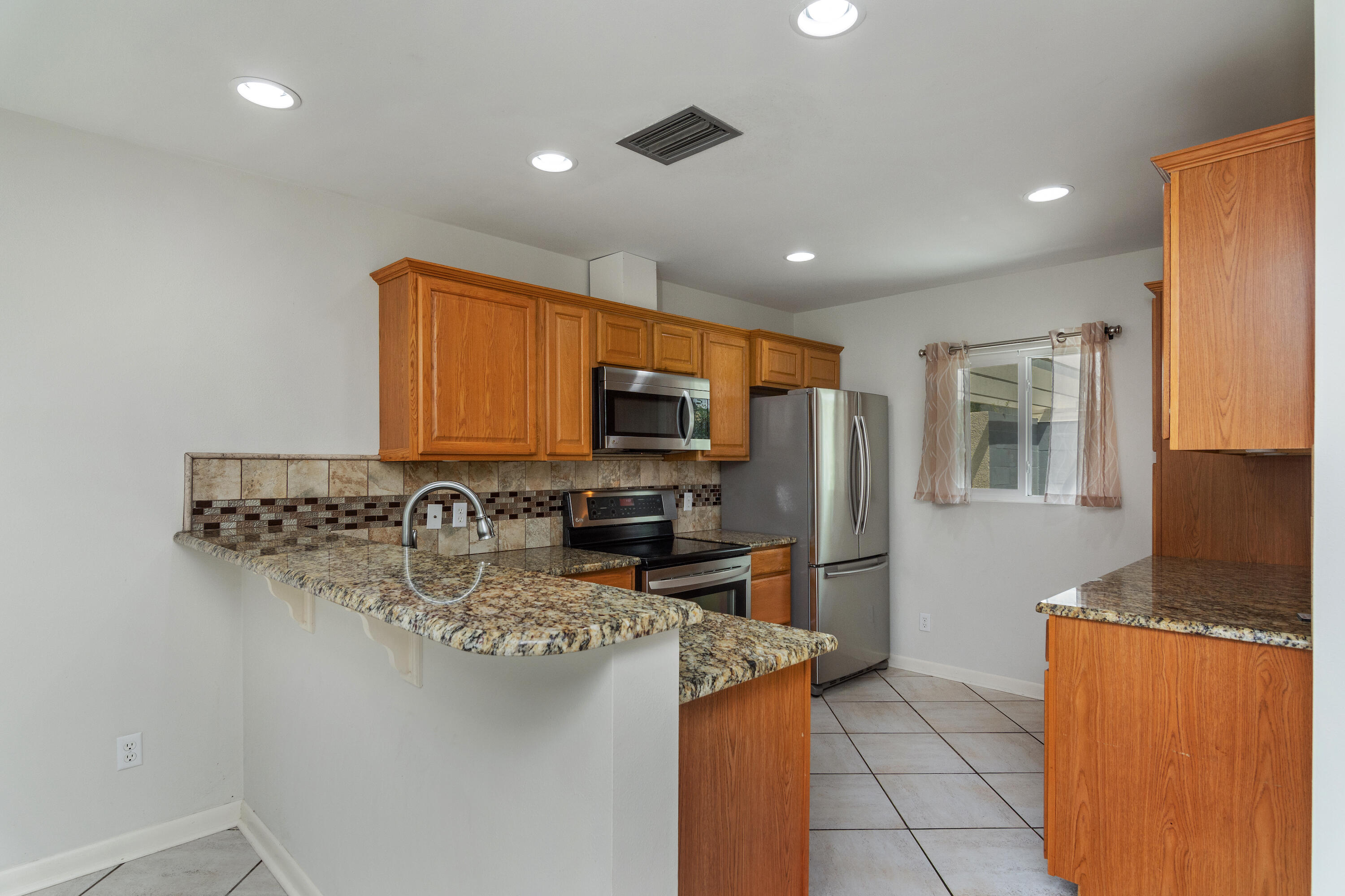 LINKSIDE VILLAGE UNIT 1 - Residential