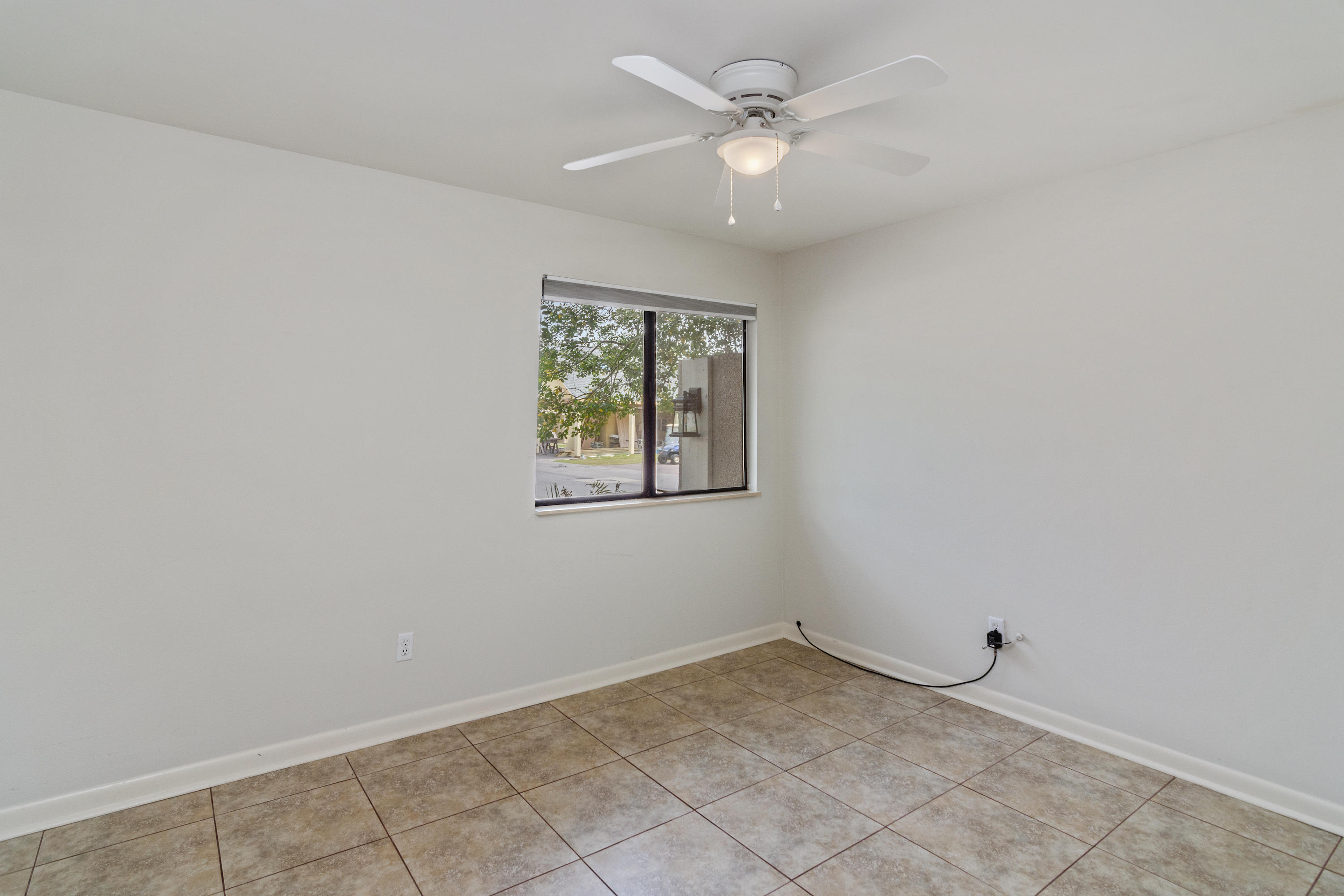 LINKSIDE VILLAGE UNIT 1 - Residential