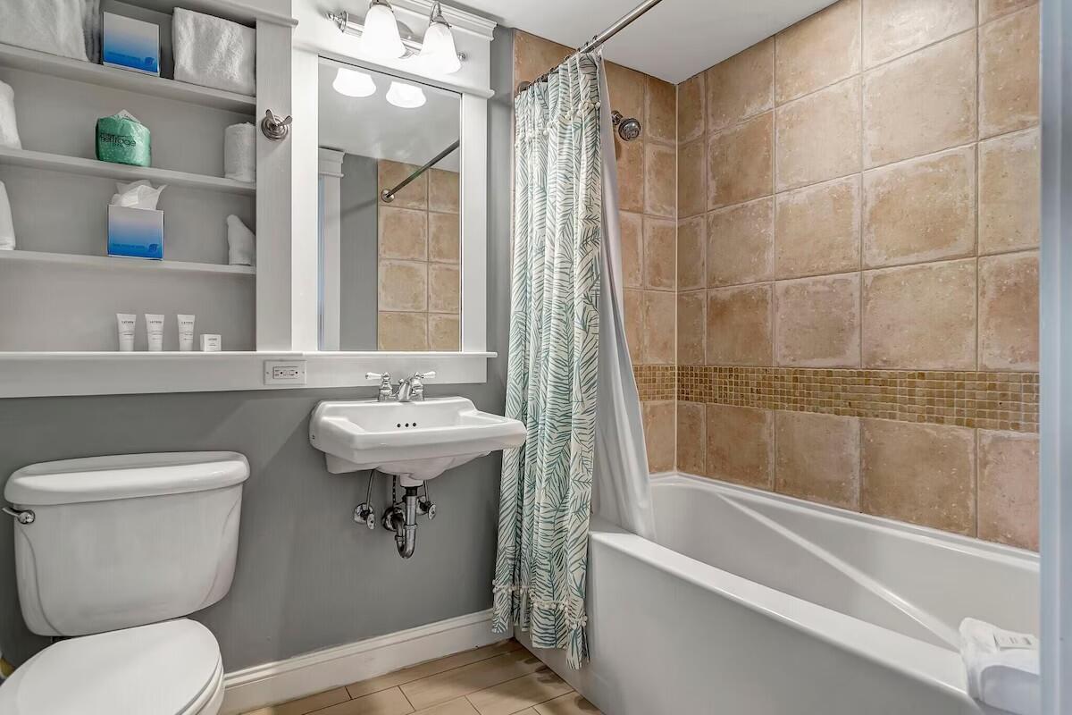 GRAND SANDESTIN - Residential Lease
