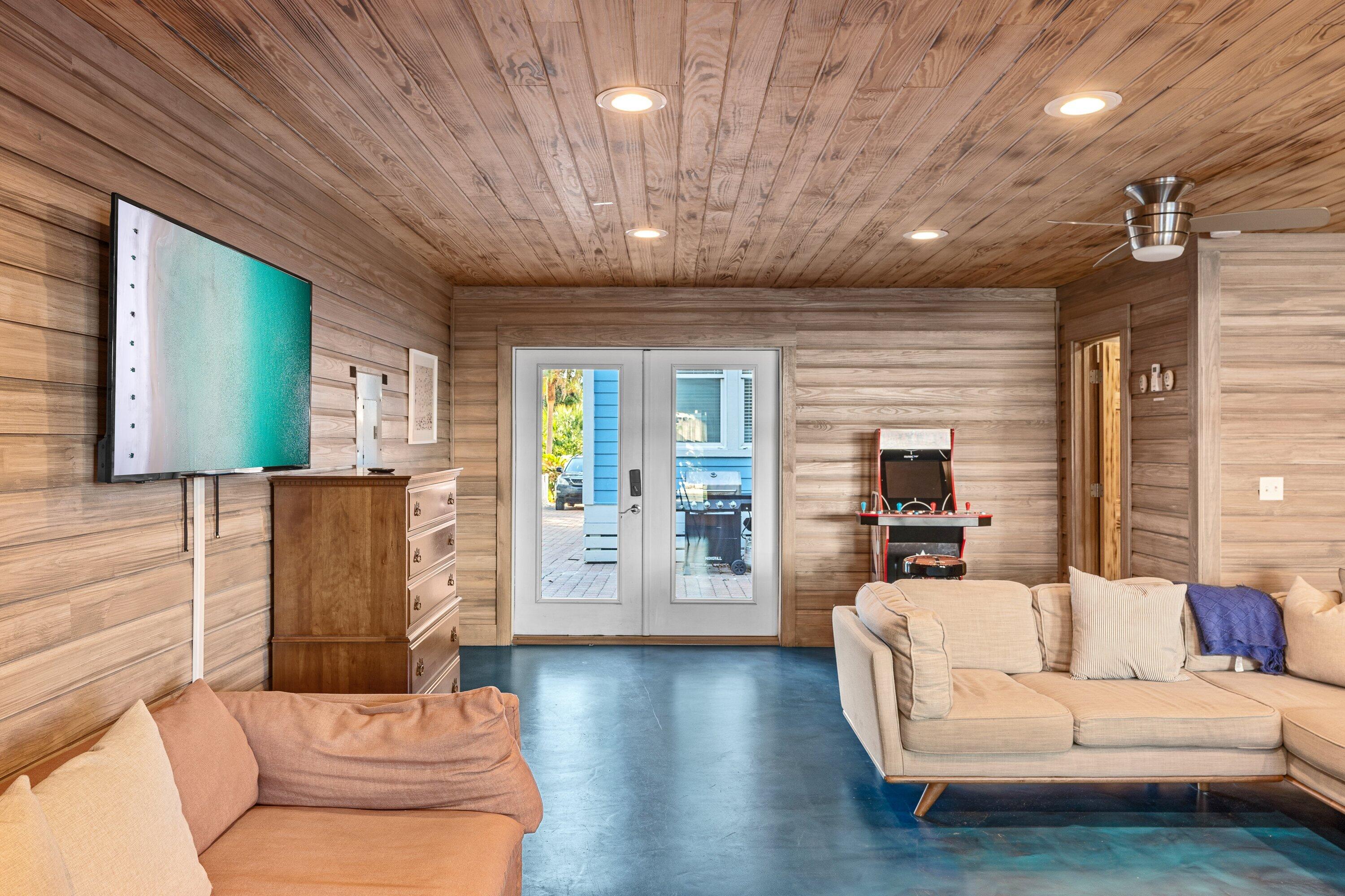 CRYSTAL BEACH - Residential