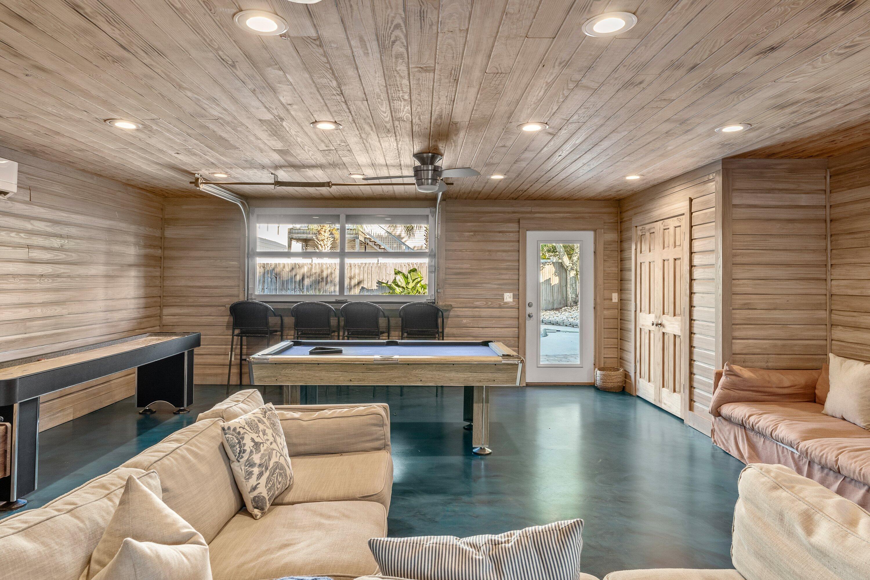 CRYSTAL BEACH - Residential
