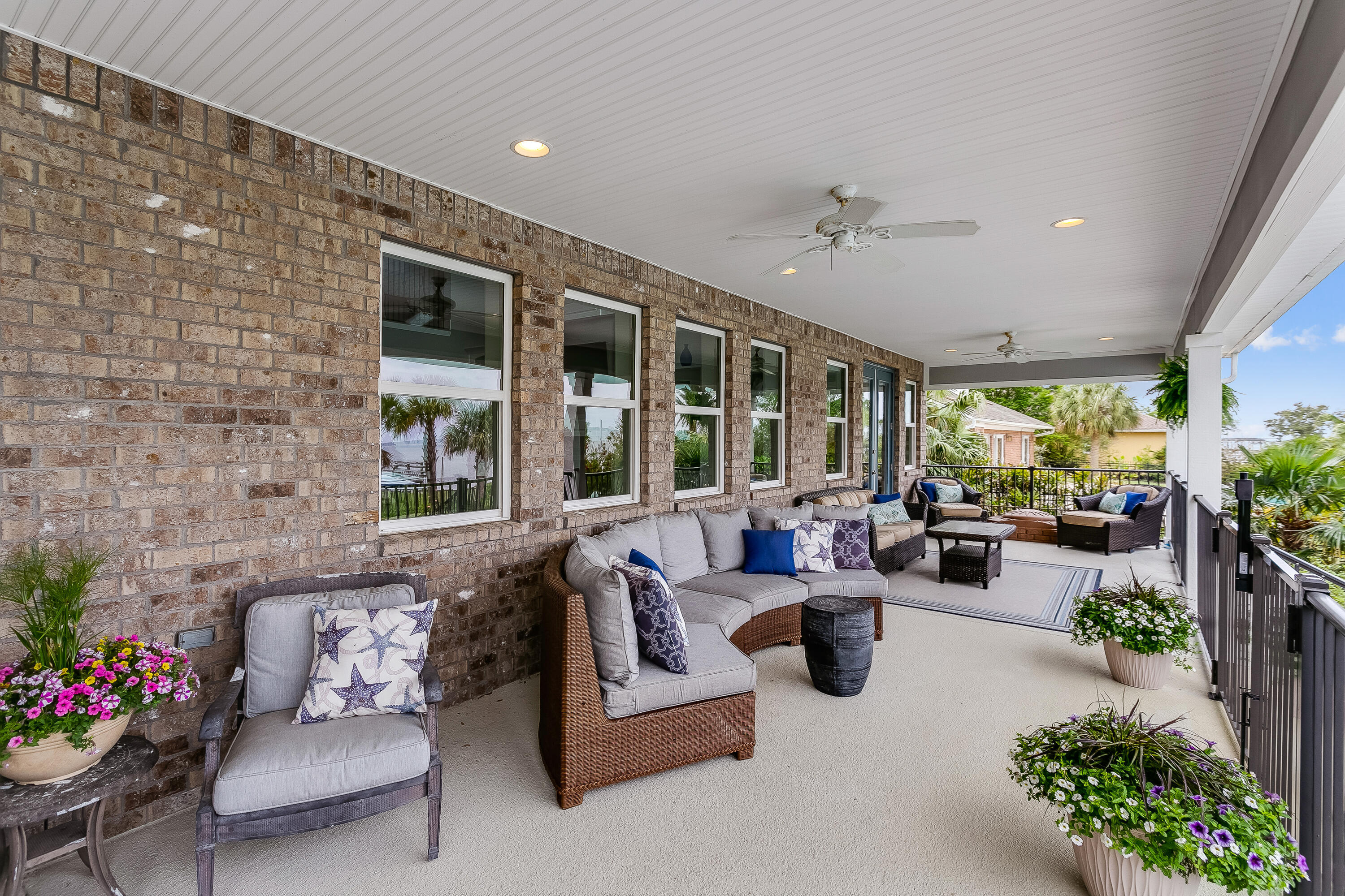 WHISPER BAY - Residential