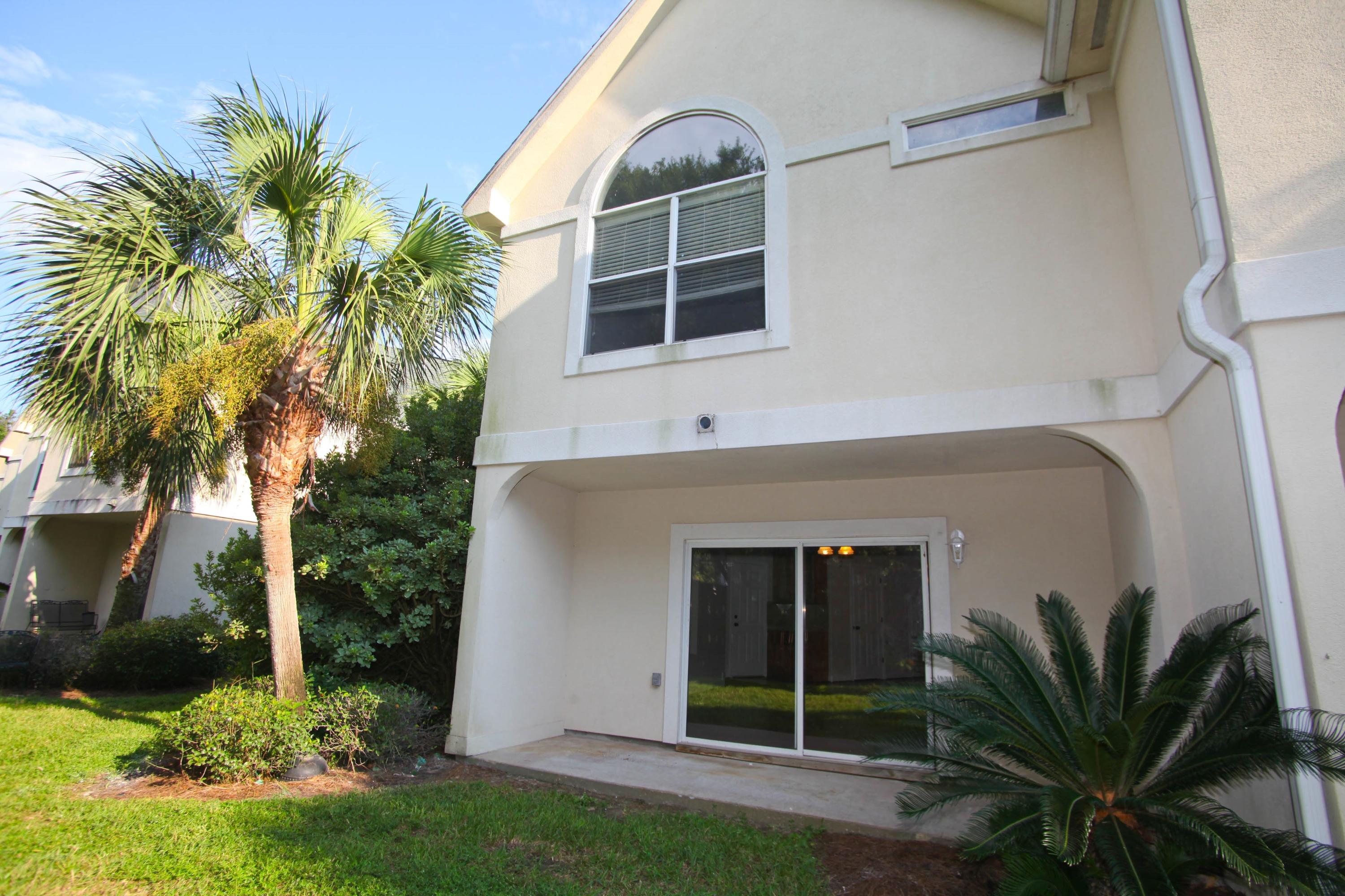 PELICAN PLACE T/H EAST - Residential