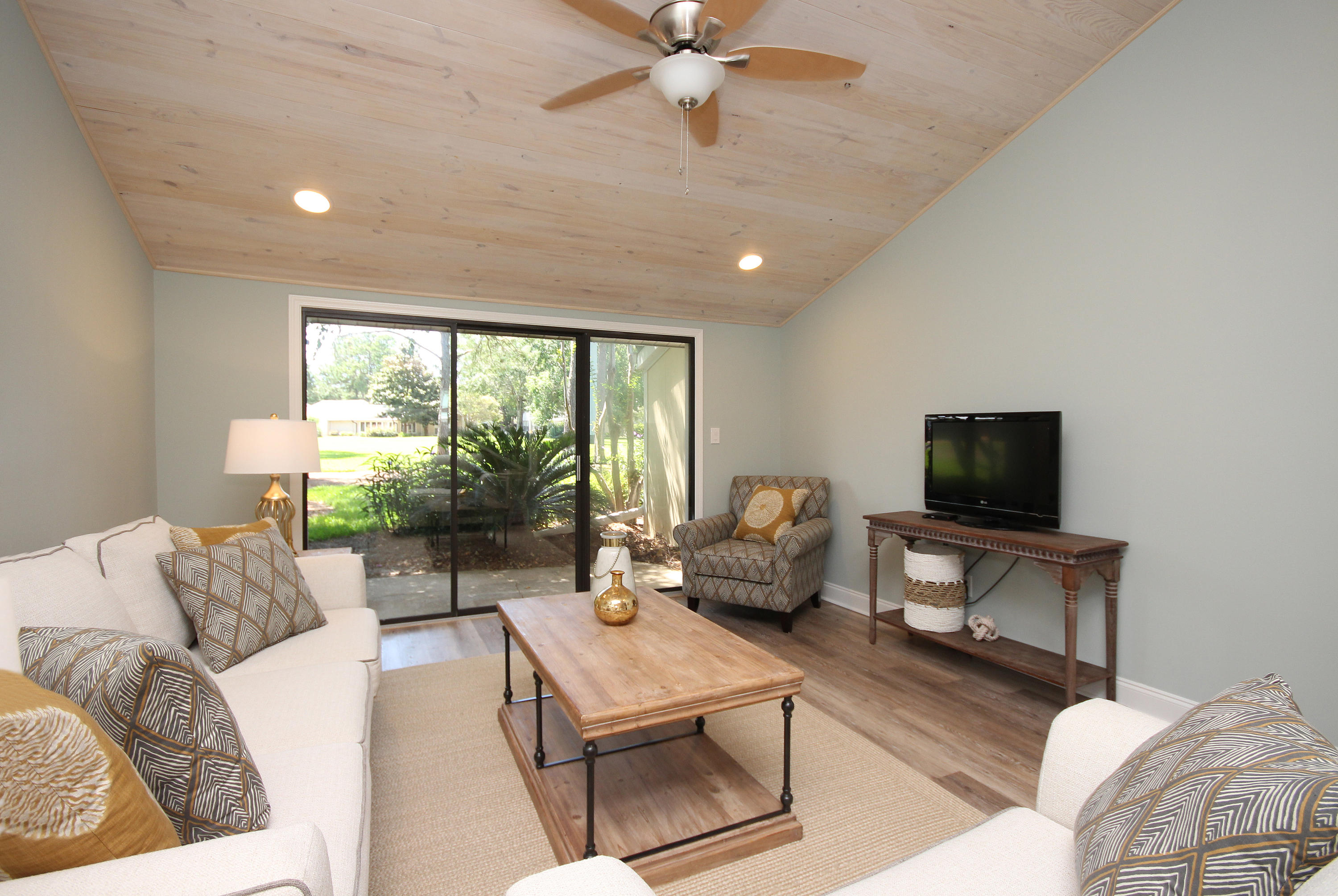 BAYOU VILLAGE CONDO PH 2 - Residential