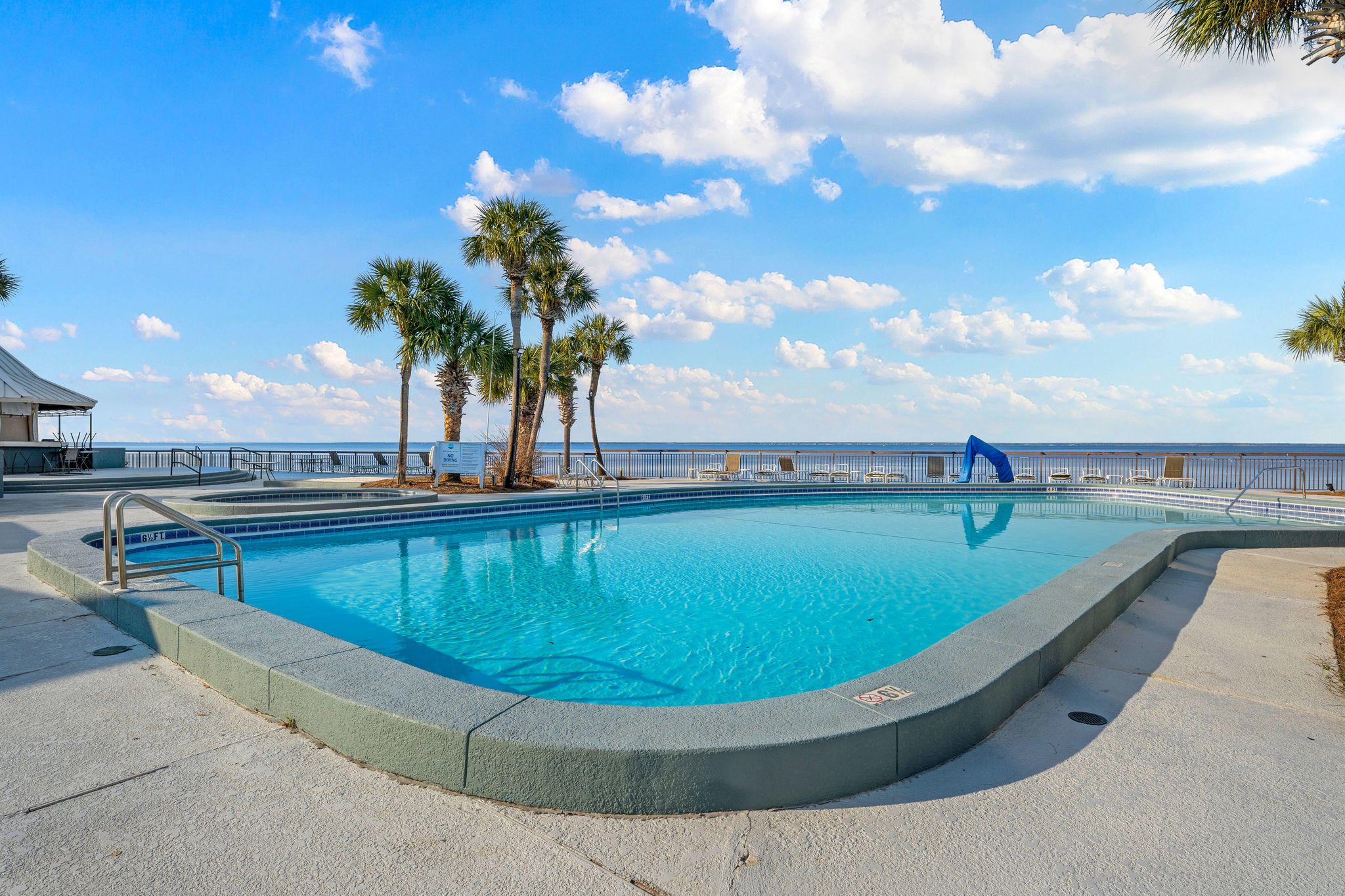 BAYSIDE CONDO SANDESTIN - Residential