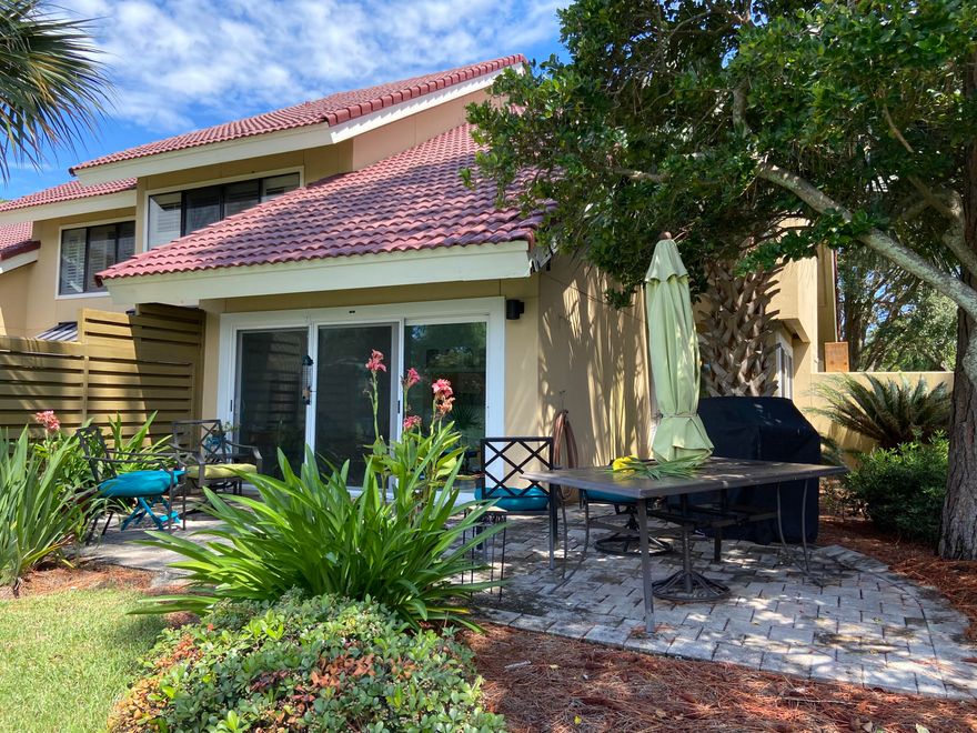 Entered for Comp Purposes Only.  Nice 2 bedroom with large ''loft area'' END unit.  Recently painted and freshened. All Windows replaced in 2016.  Well cared for unit.  Excellent view of the resort.
