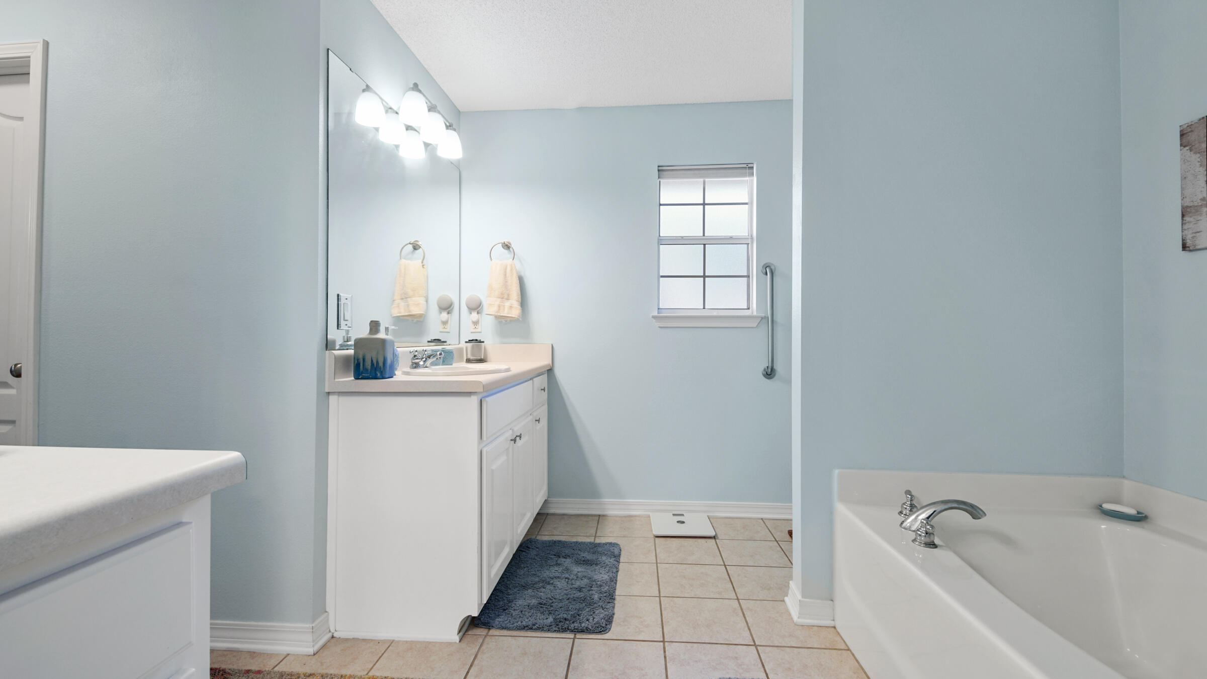 HOLLEY BY THE SEA - Residential