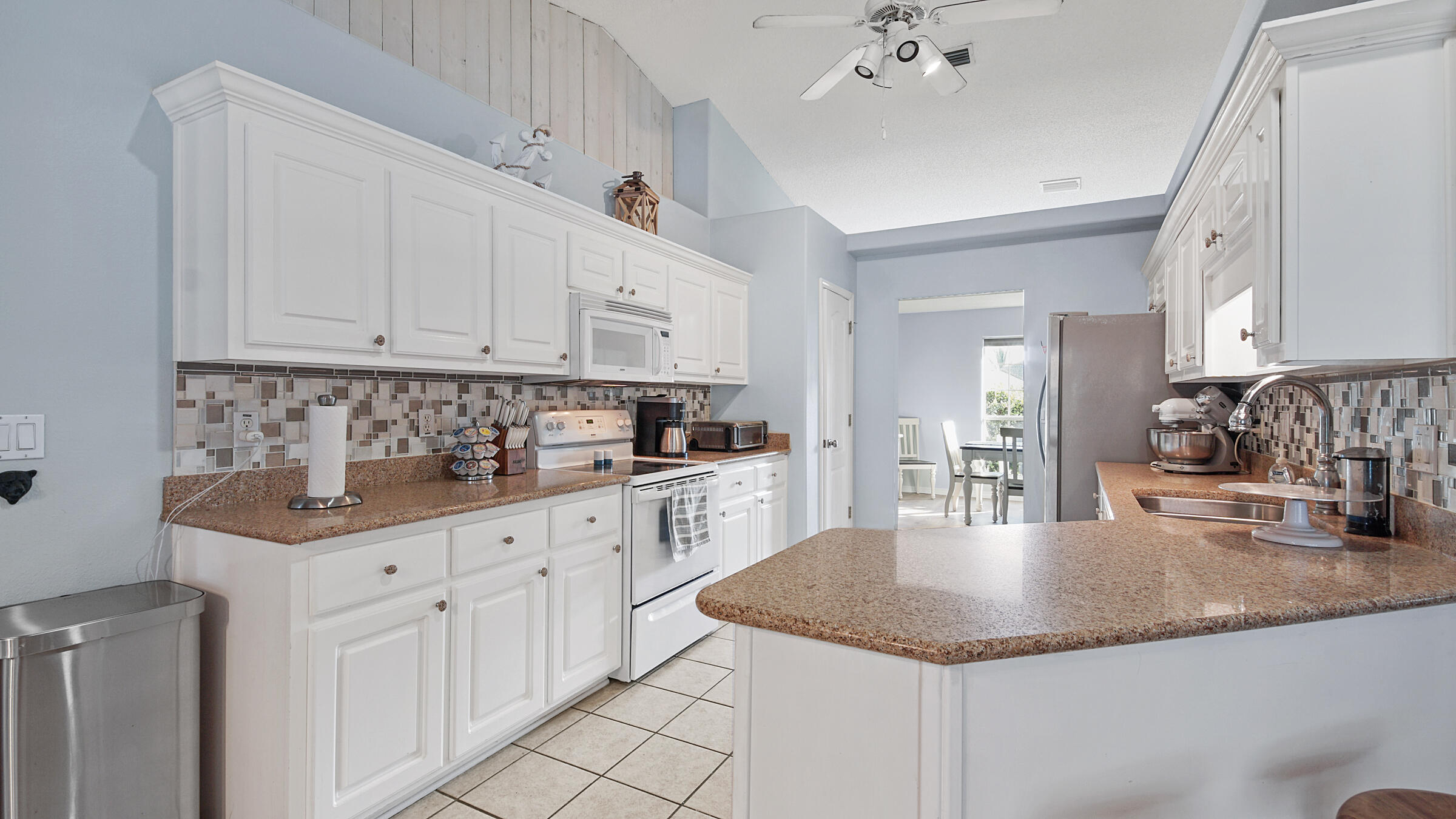 HOLLEY BY THE SEA - Residential