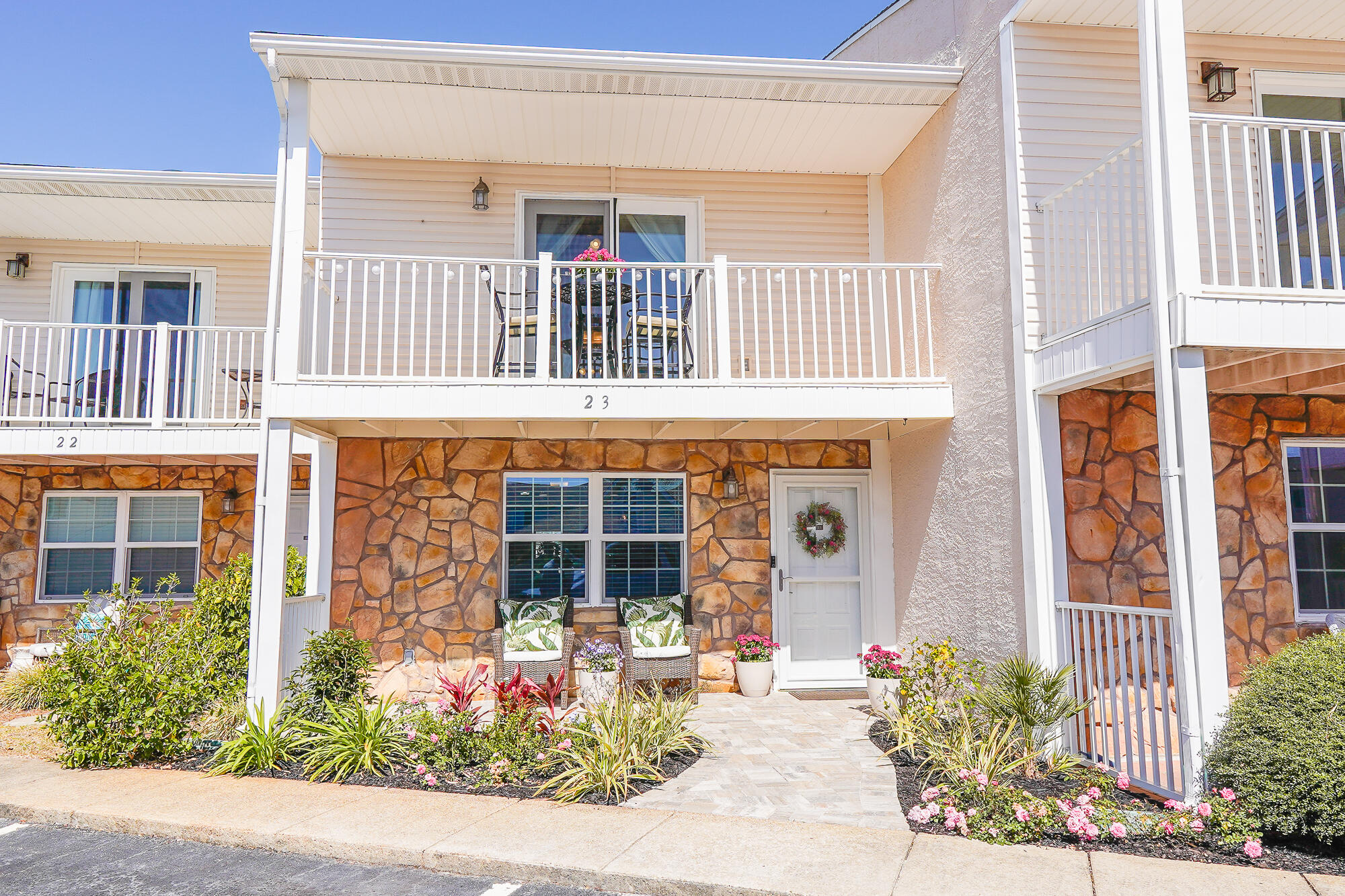 WOODLAND SHORES PH III TOWNHOMES - Residential