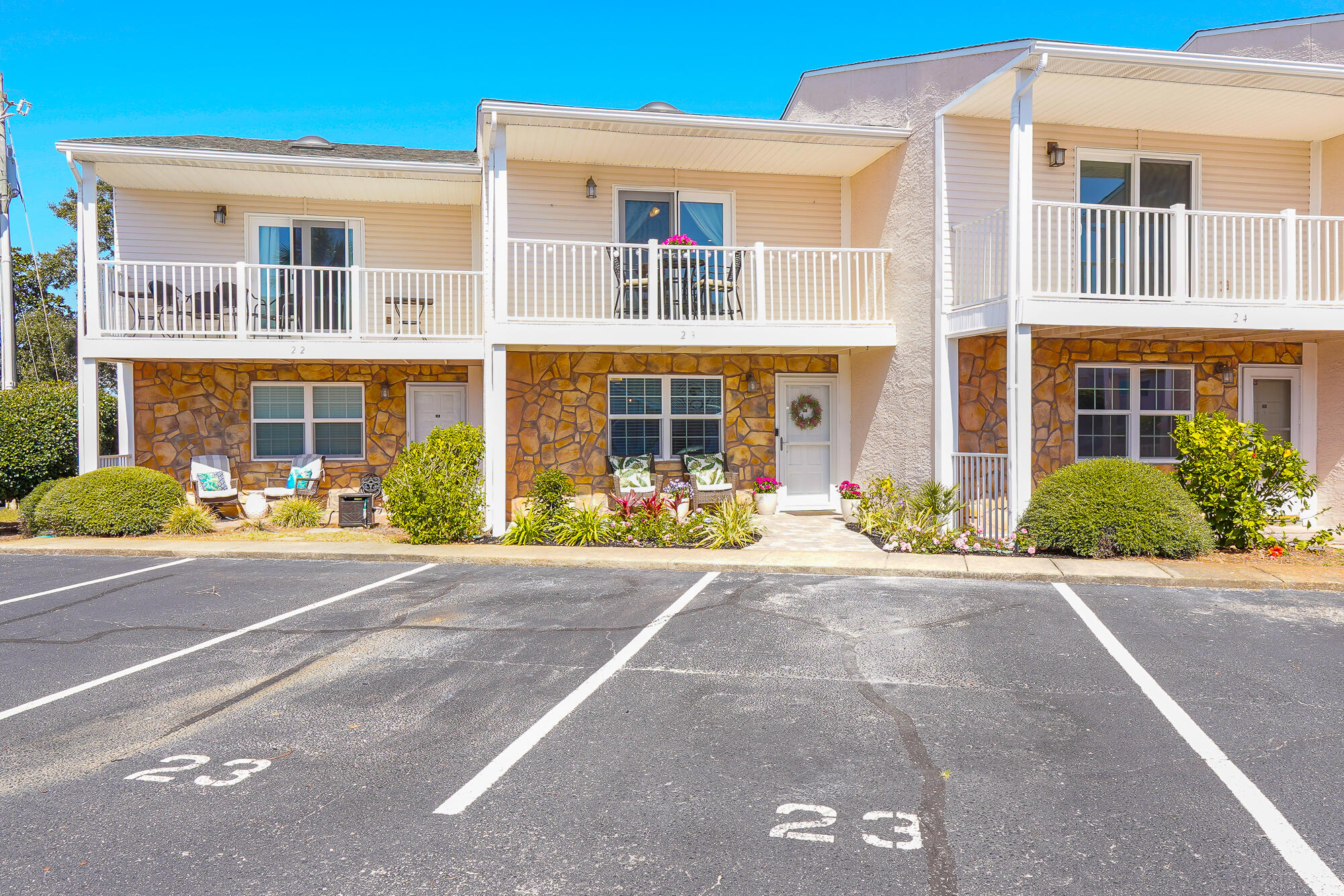 WOODLAND SHORES PH III TOWNHOMES - Residential