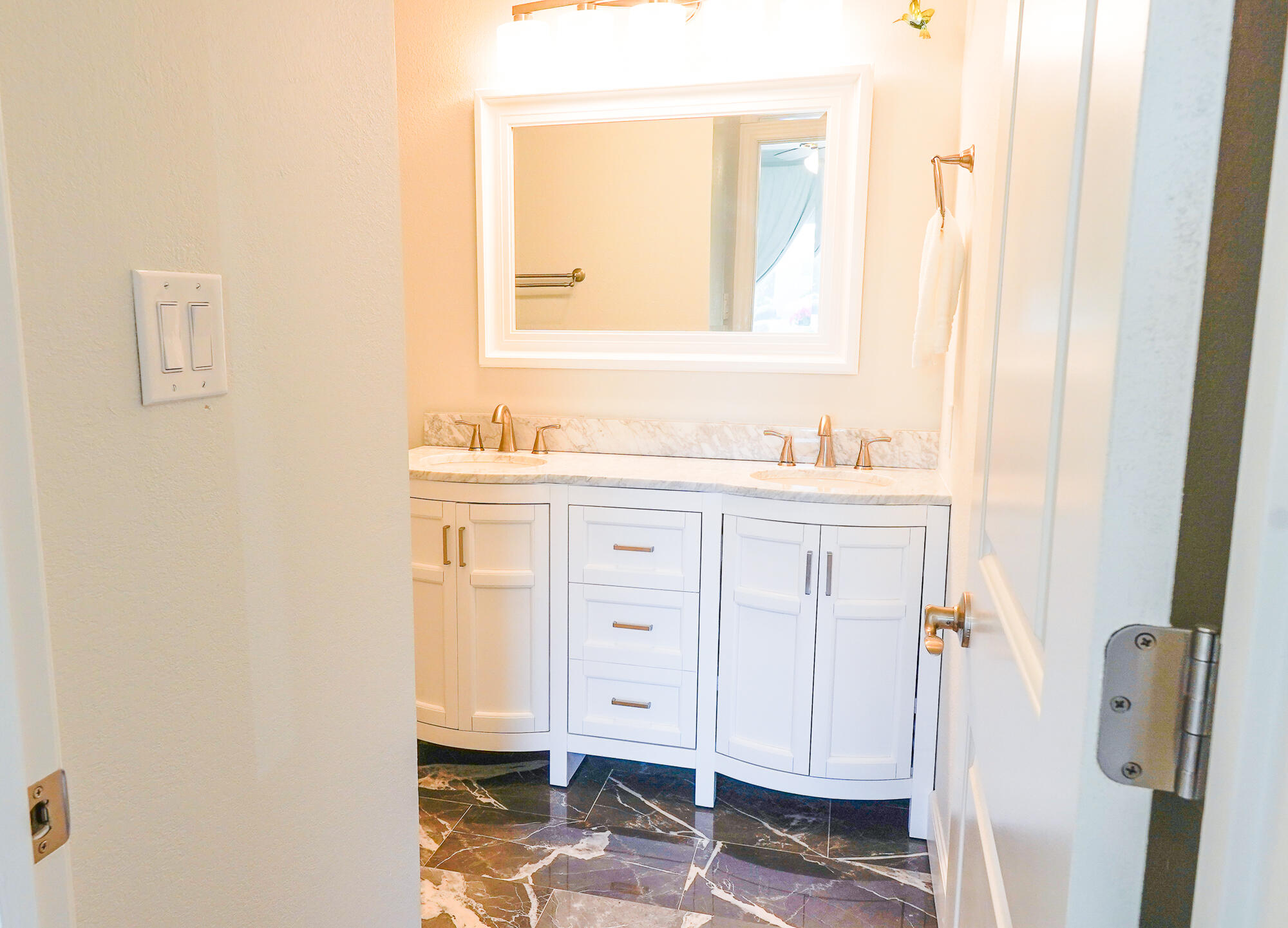 WOODLAND SHORES PH III TOWNHOMES - Residential